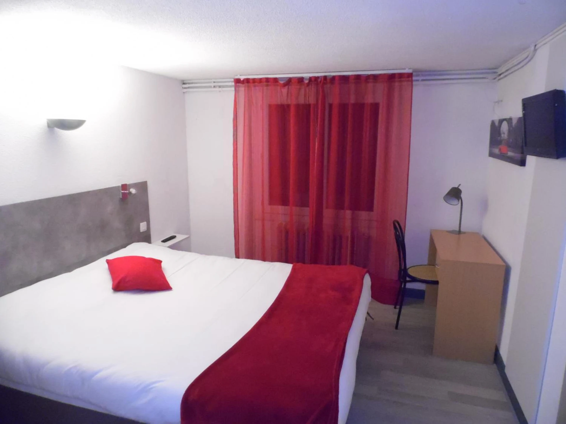 Chambre disponible pour un séminaire d'entreprise à Auberge de Lamagistere - Lamagistère