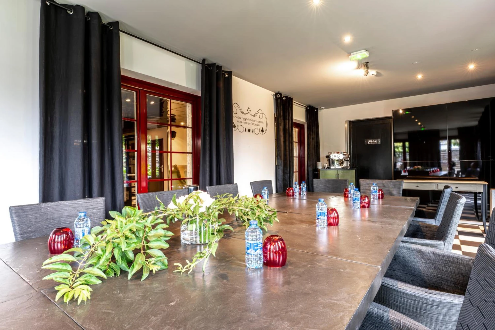 Salle de séminaire à Auberge De Maison Rouge - Organiser un événement professionnel à Aix-en-Provence