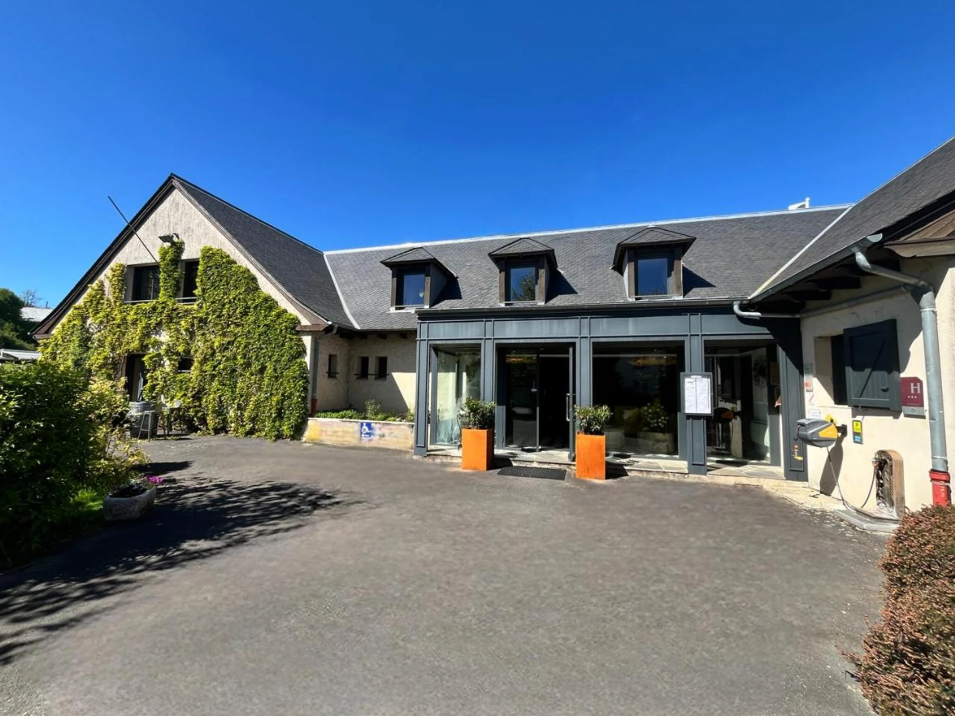 Organiser un séminaire d'entreprise : Logis Auberge du Barrez à mur-de-barrez