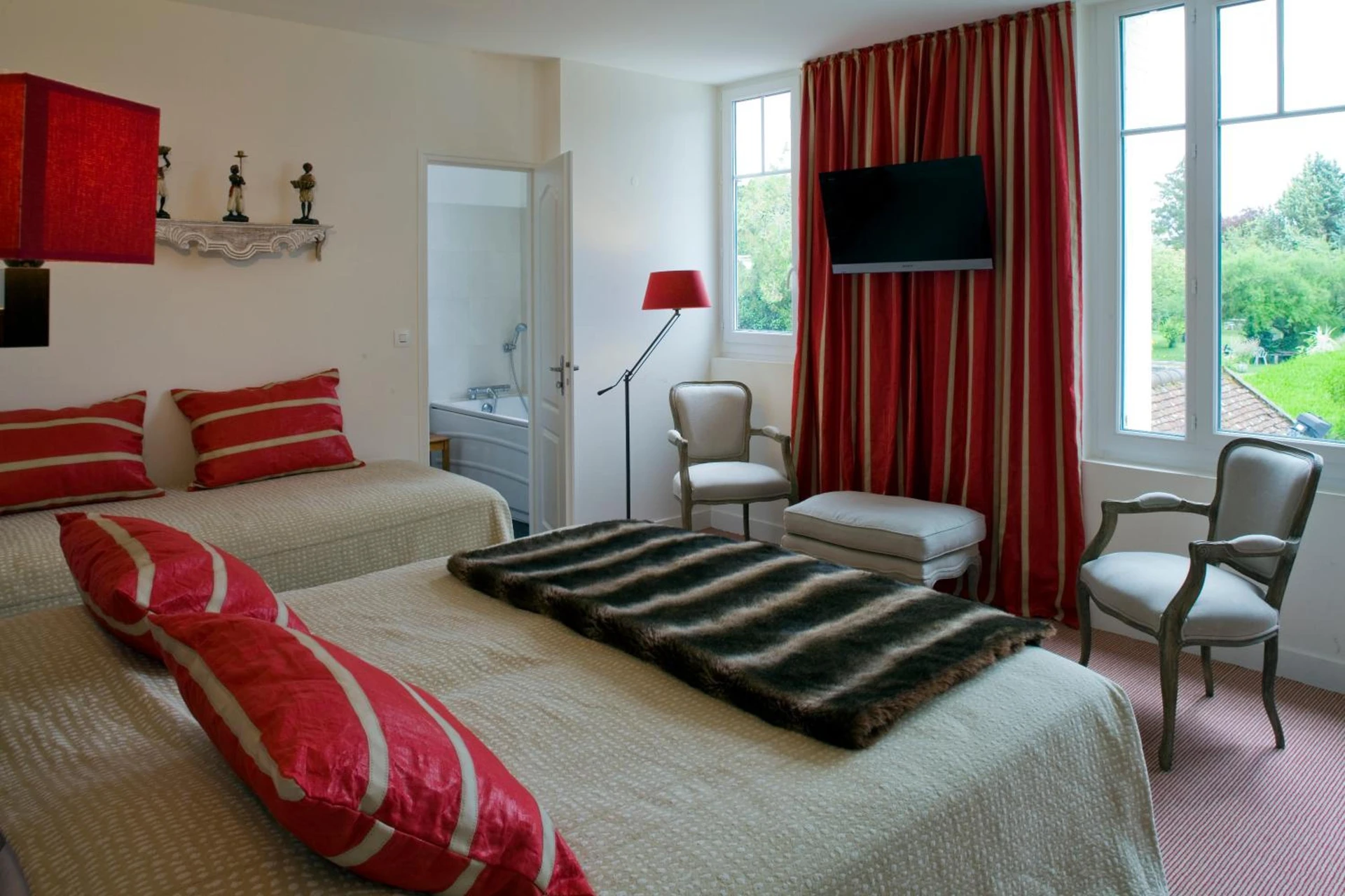Chambre disponible pour un séminaire d'entreprise à Logis Auberge Du Centre - Annecy