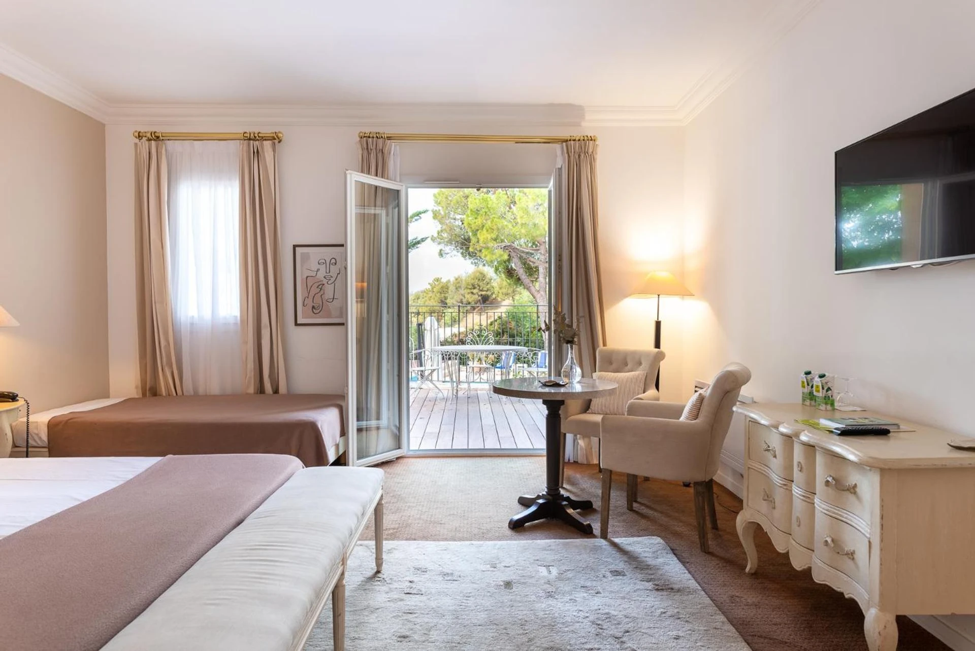 Chambre disponible pour un séminaire d'entreprise à Auberge du Rédier - Logis Hôtels - Saint-Malo