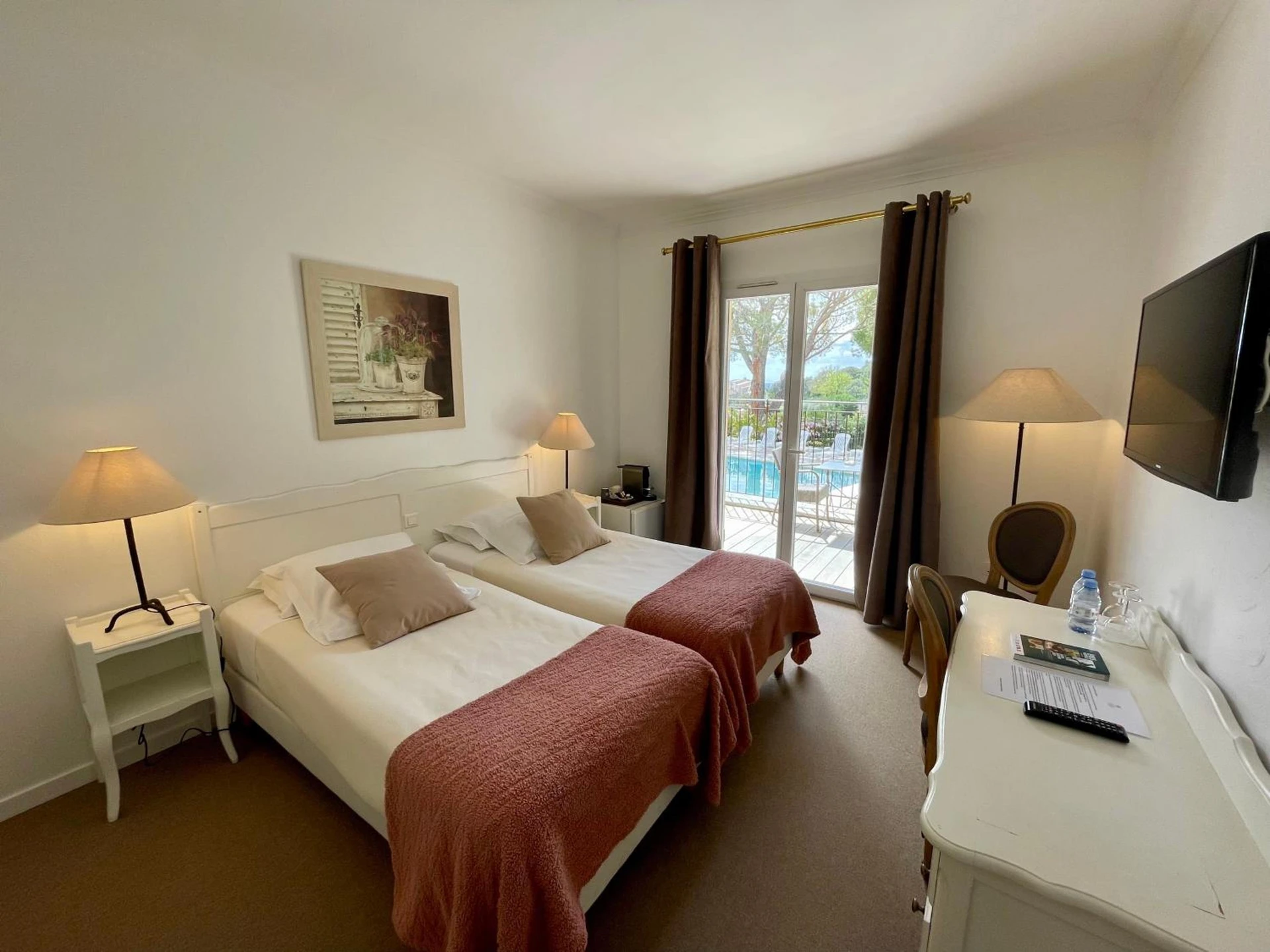 Chambre disponible pour un séminaire d'entreprise à Auberge du Rédier - Logis Hôtels - Saint-Malo