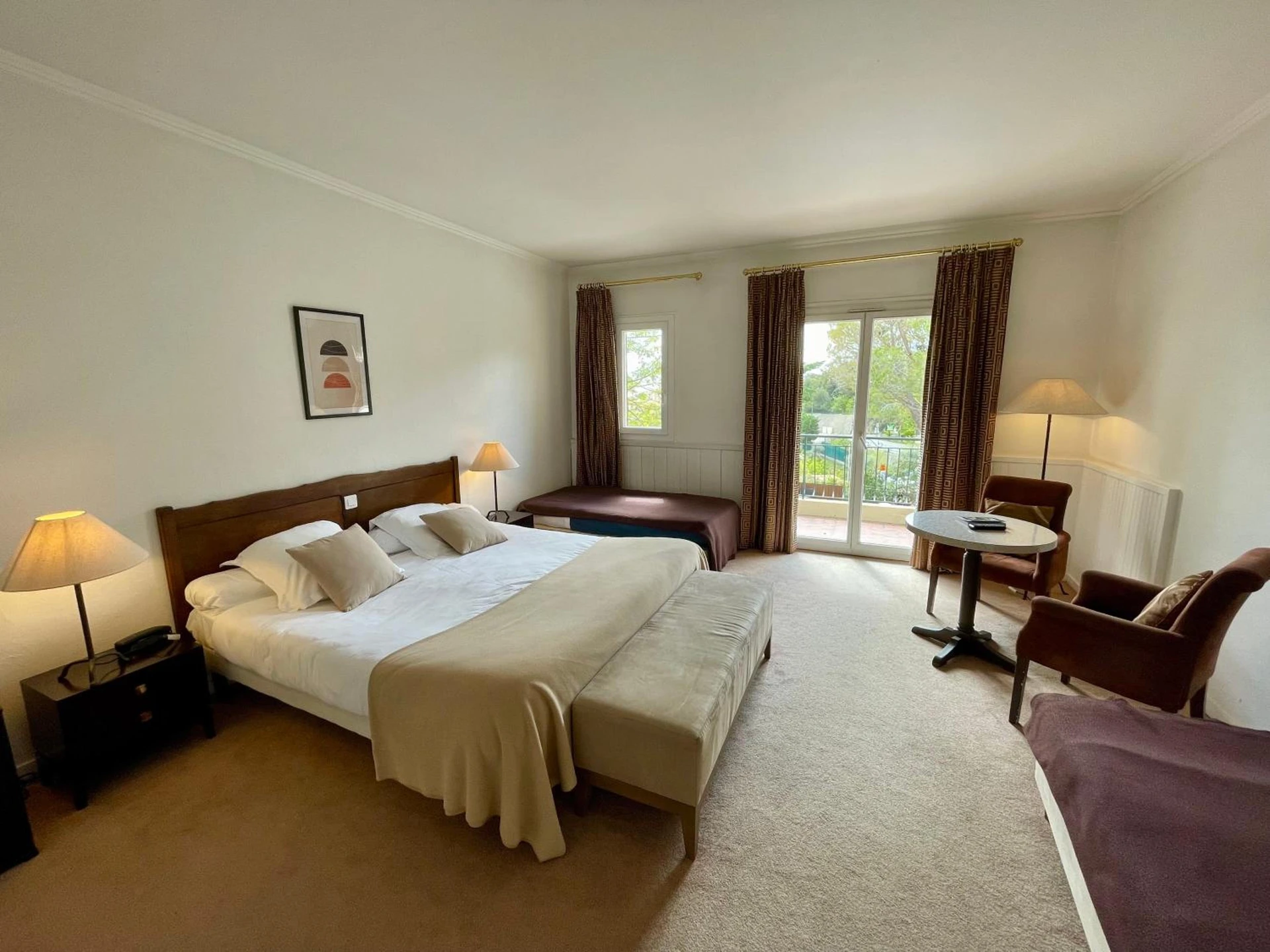 Magnifique chambre pour un séminaire d'entreprise à Auberge du Rédier - Logis Hôtels - Saint-Malo