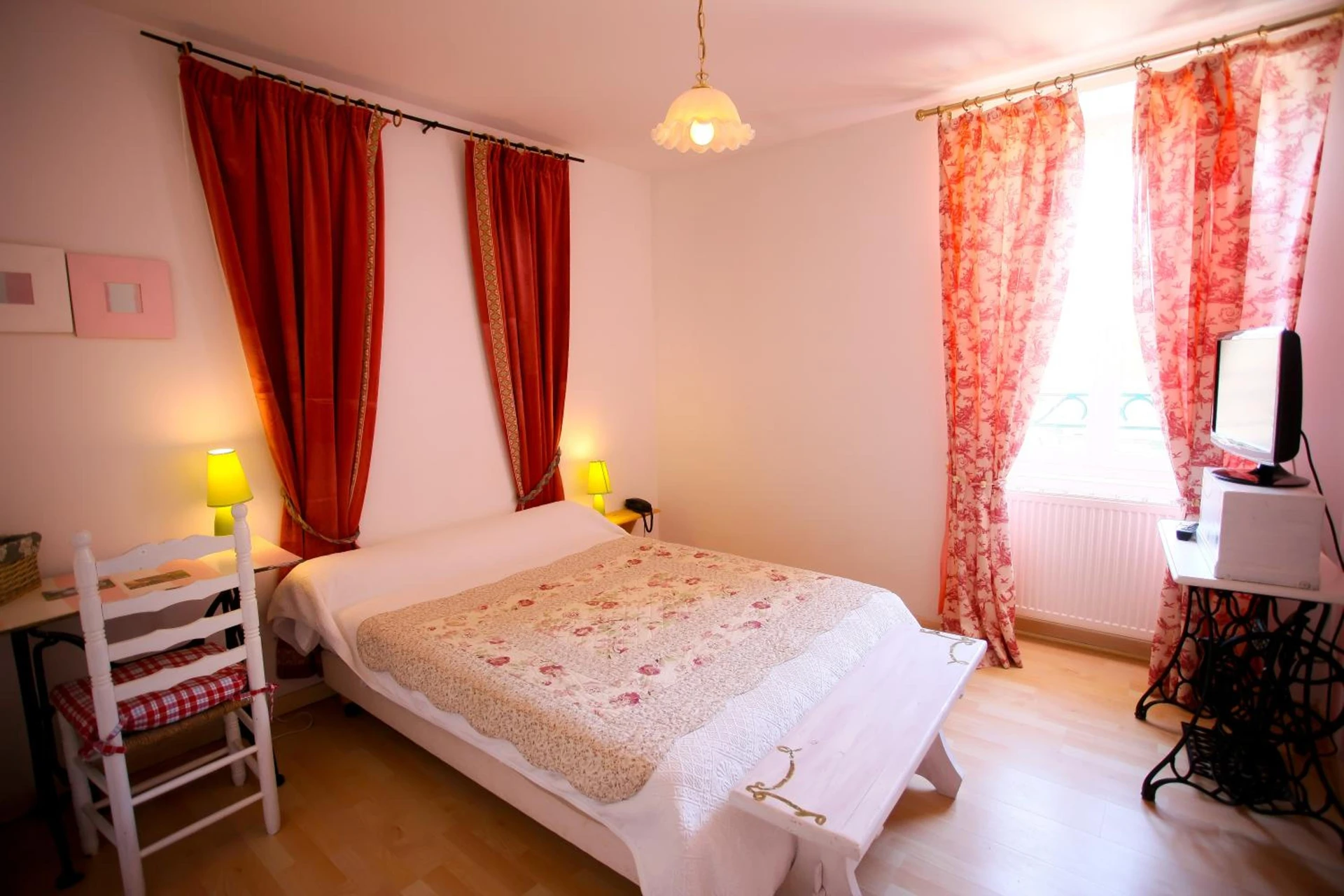 Chambre disponible pour un séminaire d'entreprise à Logis Auberge La Cremaillere - Villandraut