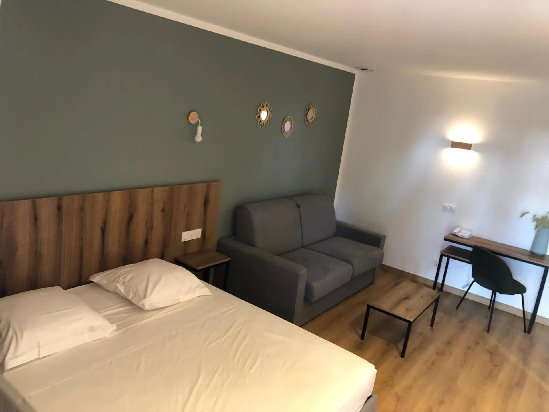 Chambre disponible pour un séminaire d'entreprise à Auberge les Oliviers - Tours
