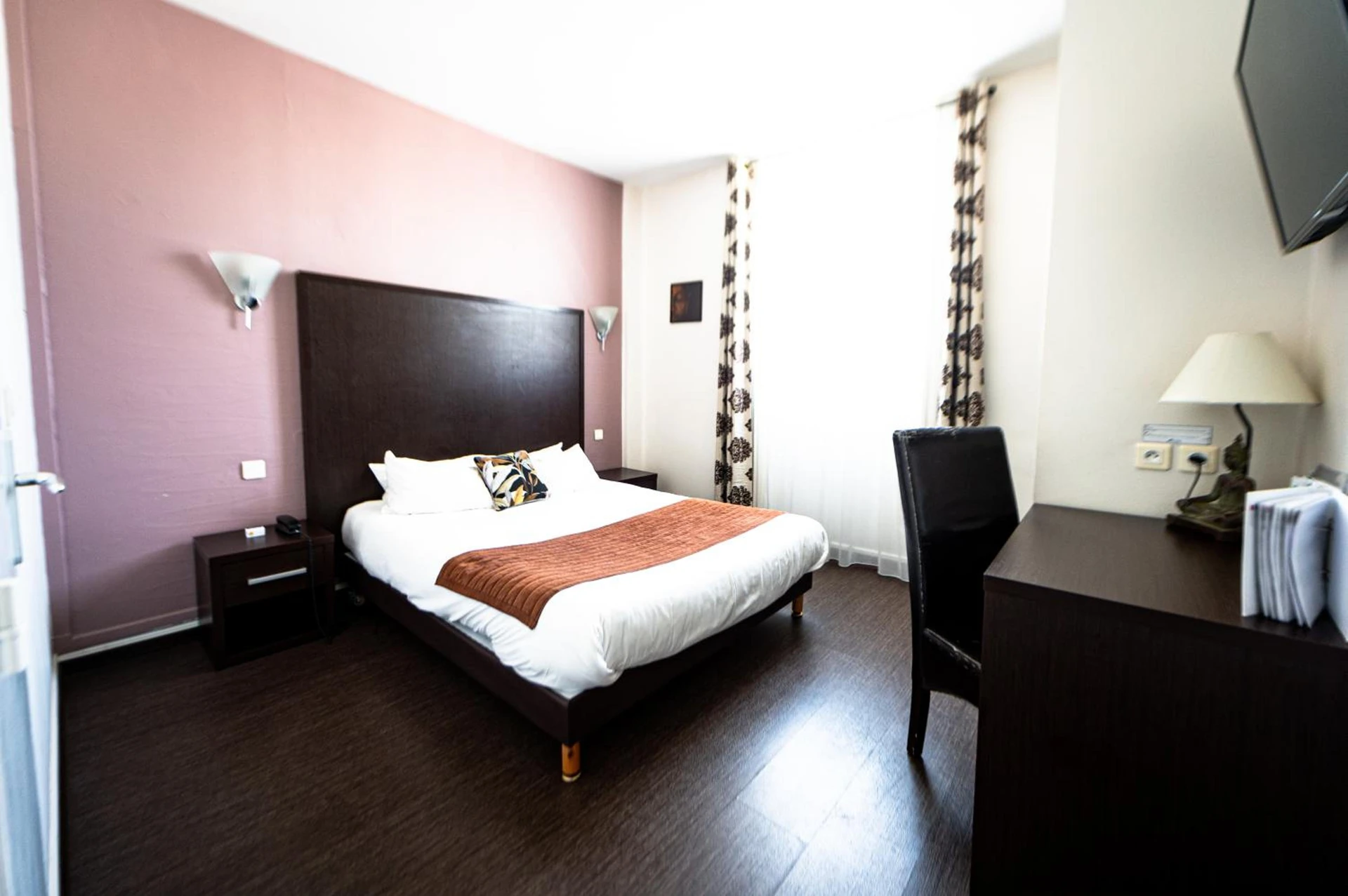 Chambre disponible pour un séminaire d'entreprise à Brit Hotel Confort Auclair - Bayeux