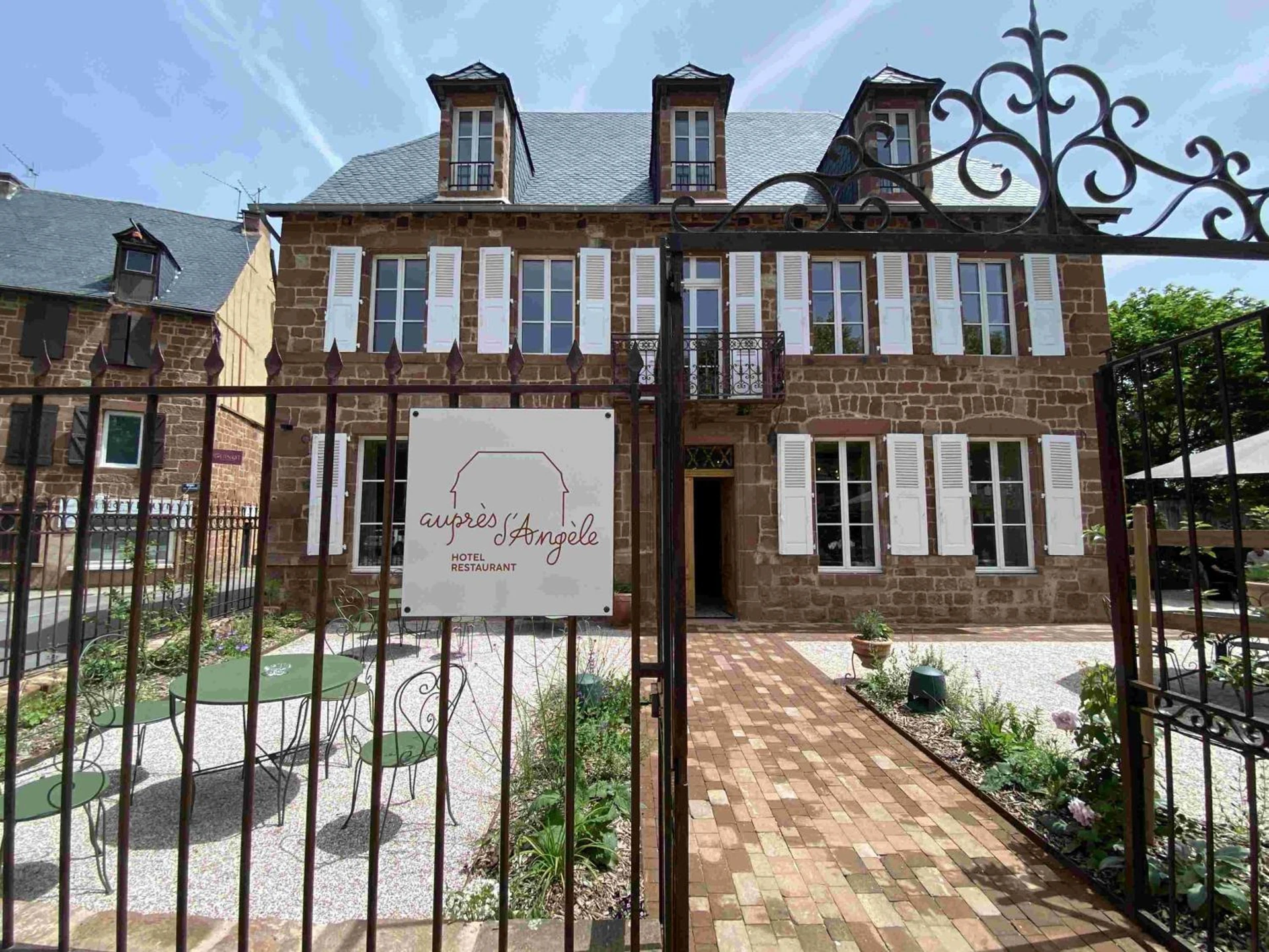 Salle de séminaire à Hôtel Restaurant Auprès d'Angèle - Organiser un événement professionnel à Beaune