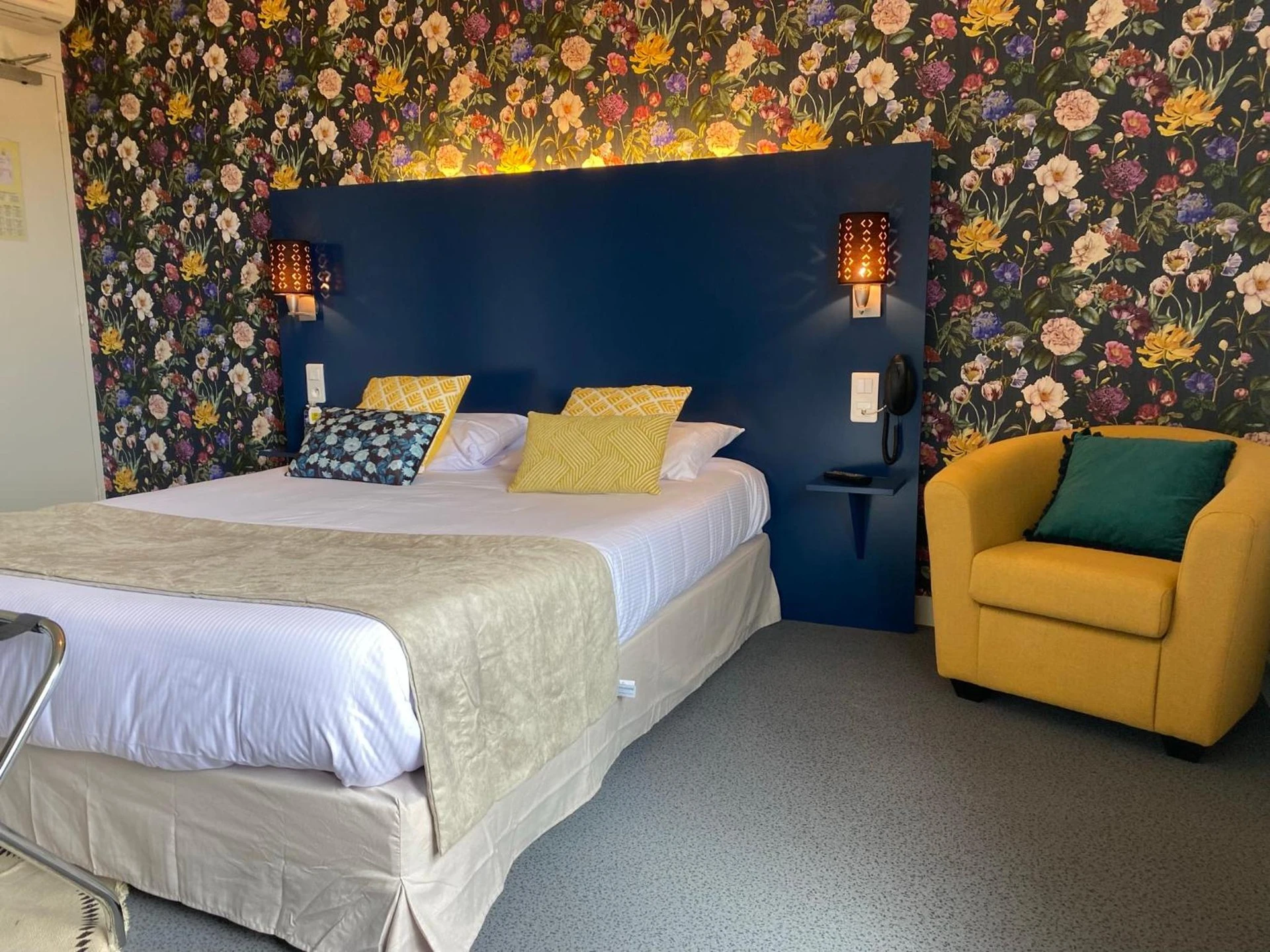 Chambre disponible pour un séminaire d'entreprise à Logis hôtel Aux Berges de l'Aveyron - Bollène