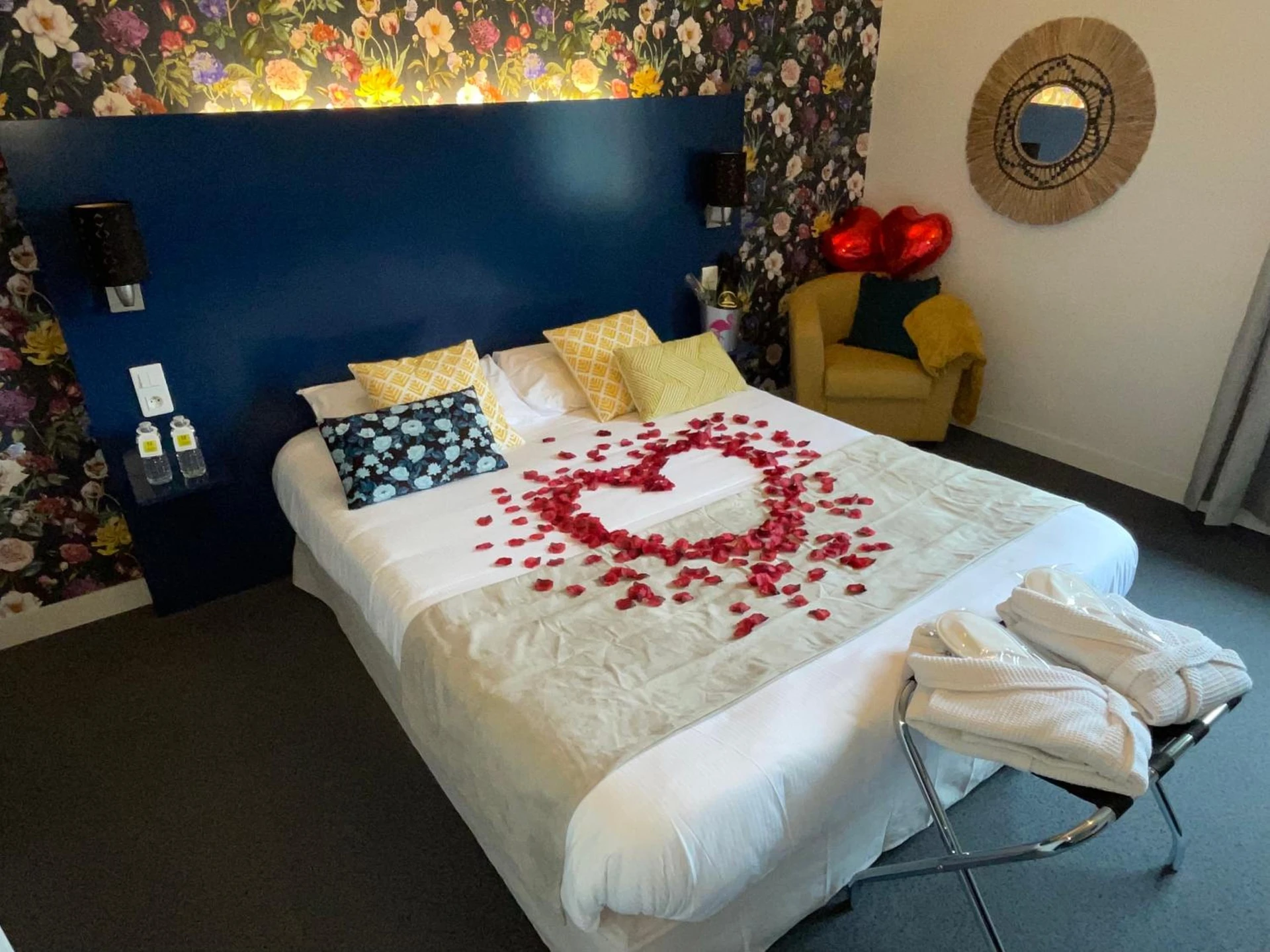 Chambre disponible pour un séminaire d'entreprise à Logis hôtel Aux Berges de l'Aveyron - Bollène