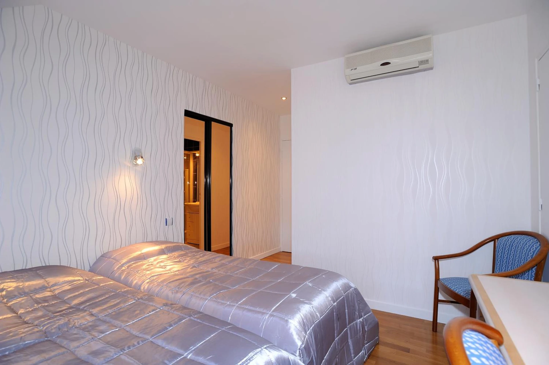 Chambre disponible pour un séminaire d'entreprise à Logis Aux Maisons - Bordeaux
