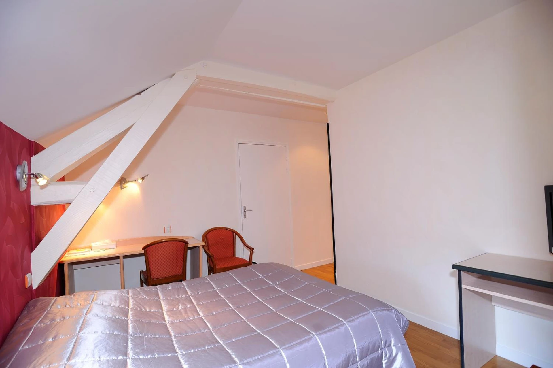 Chambre disponible pour un séminaire d'entreprise à Logis Aux Maisons - Bordeaux