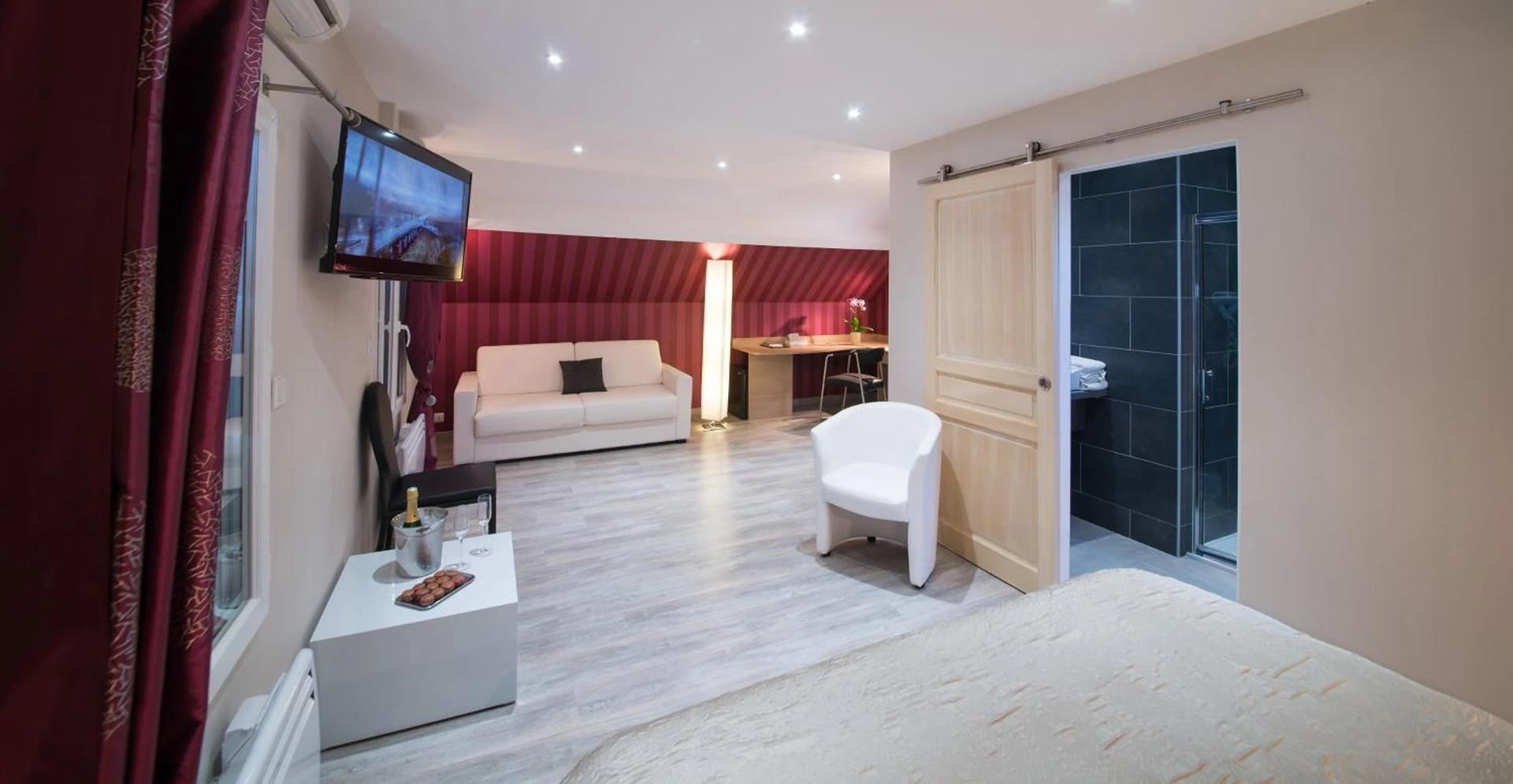 Magnifique chambre pour un séminaire d'entreprise à Logis Aux Maisons - Bordeaux