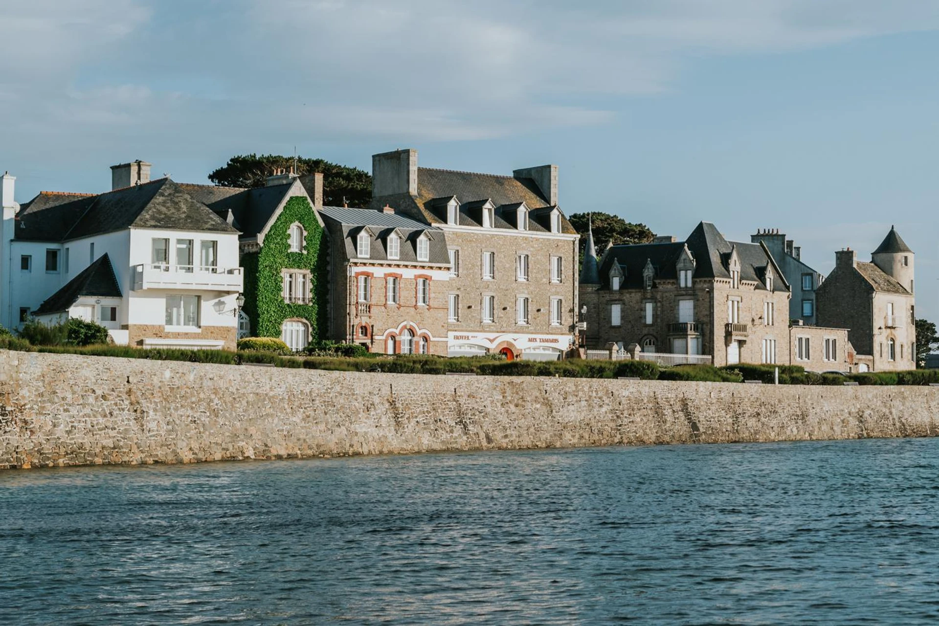 Salle de séminaire à Hôtel Aux Tamaris - Vue Mer - Organiser un événement professionnel à Pessac