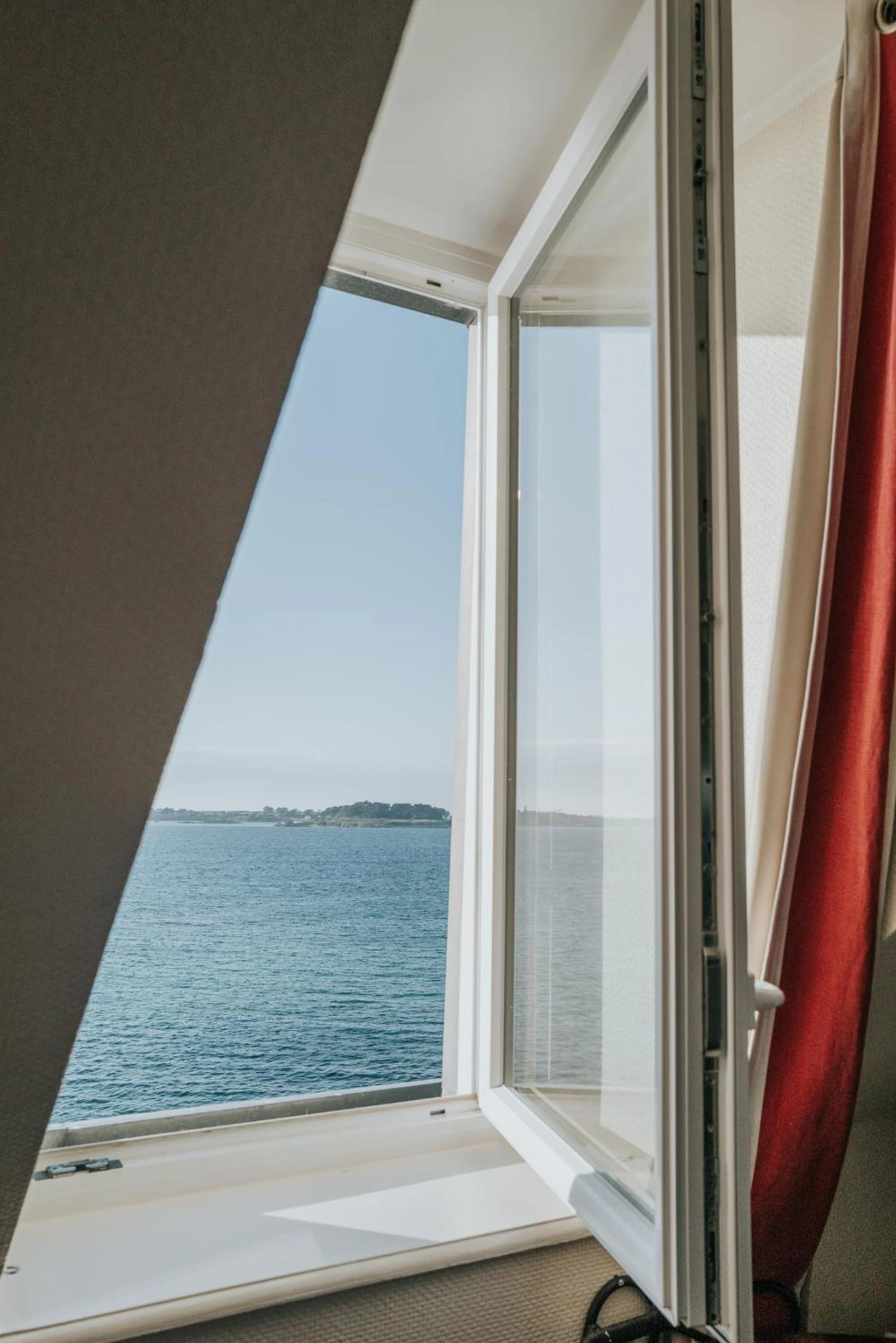 Chambre disponible pour un séminaire d'entreprise à Hôtel Aux Tamaris - Vue Mer - Pessac
