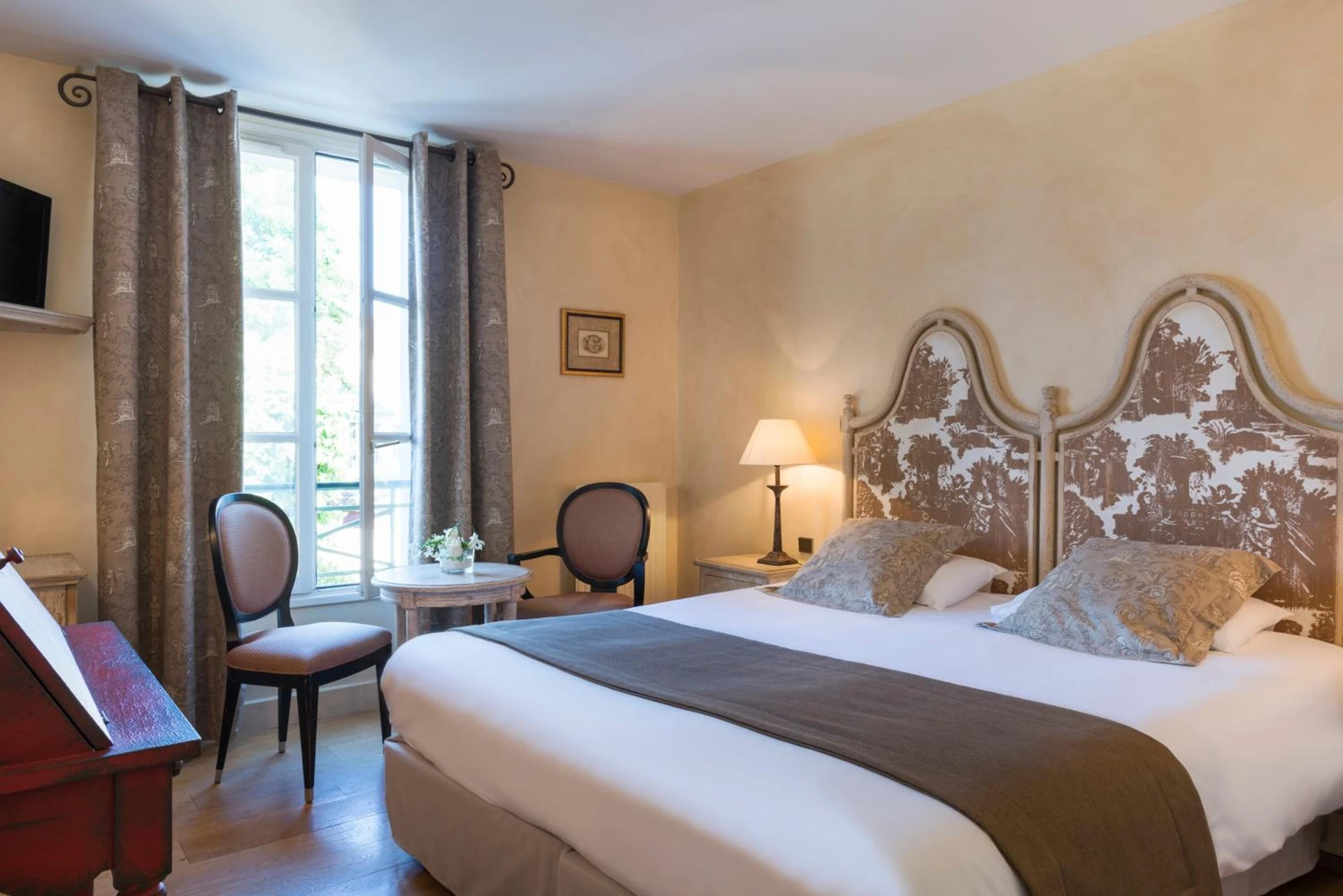 Chambre disponible pour un séminaire d'entreprise à Hôtel Aux Vieux Remparts, The Originals Relais - Perpignan