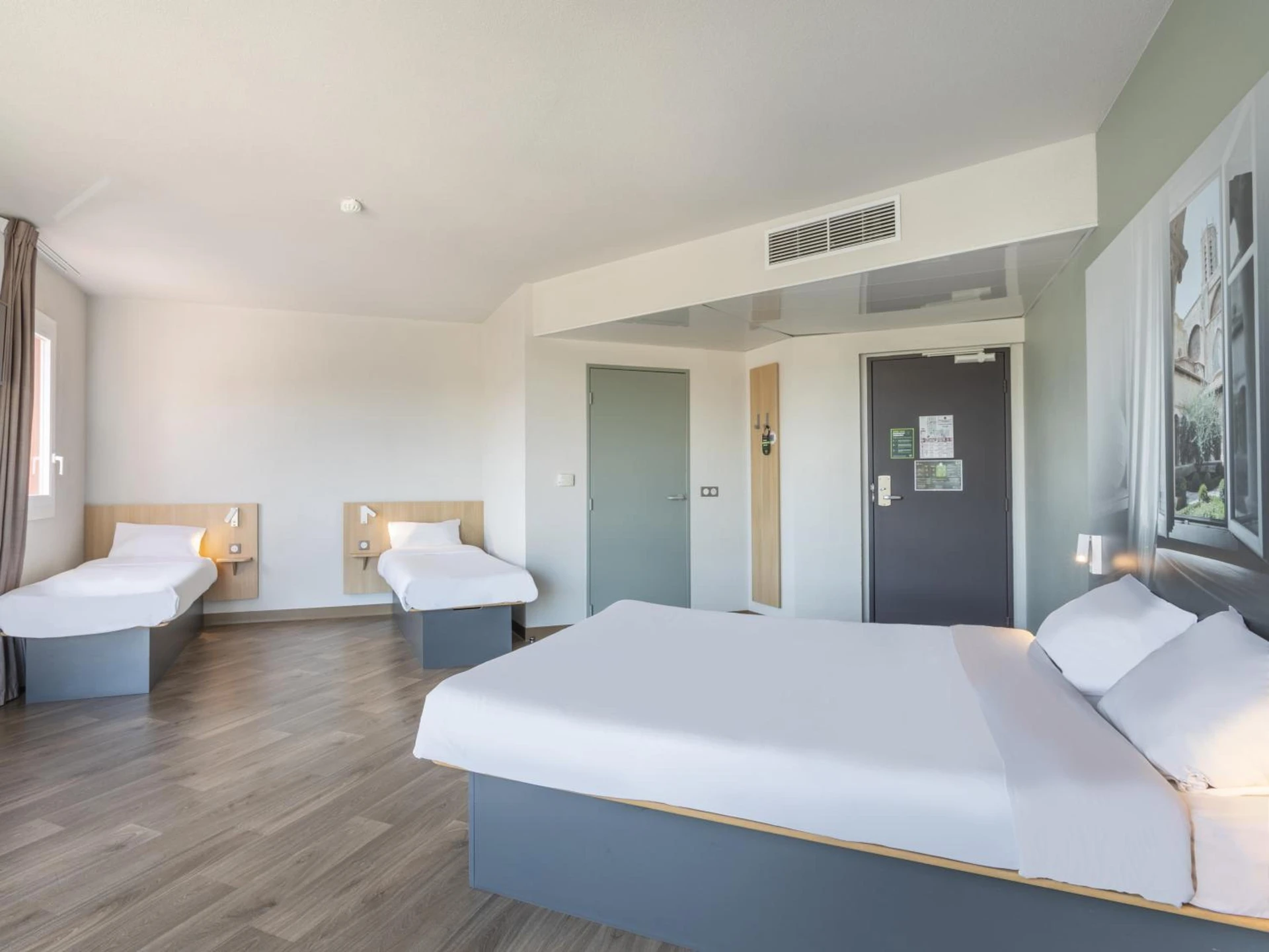 Chambre à B&B HOTEL Aix en Provence Venelles - Organiser un séminaire d'entreprise à Charleville-Mézières