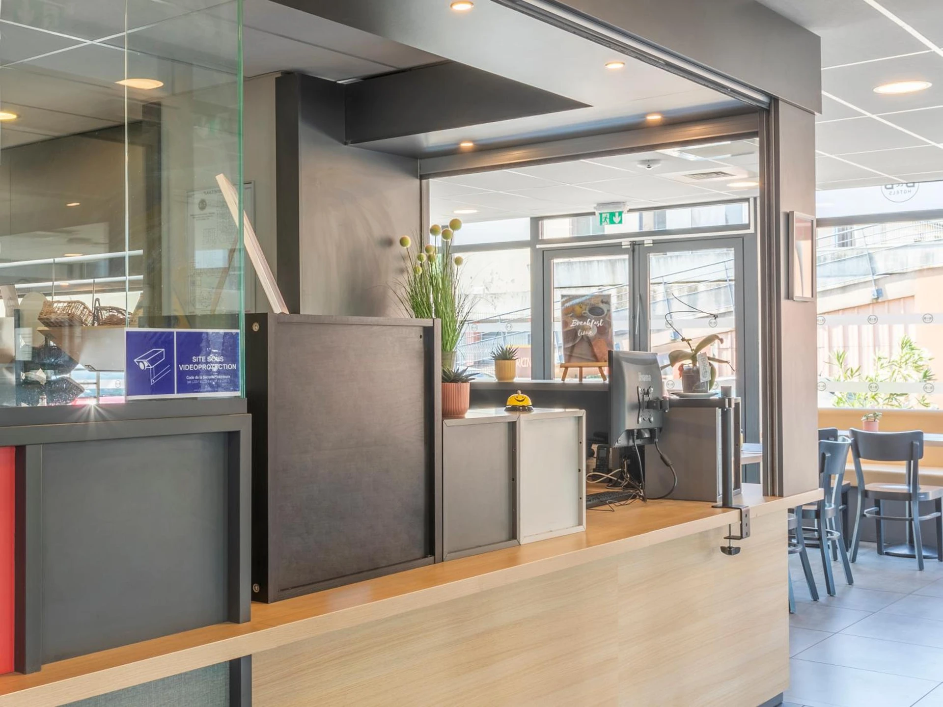 Lieu convivial pour un séminaire d'entreprise à B&B HOTEL Aix en Provence Venelles - Charleville-Mézières - En savoir plus 