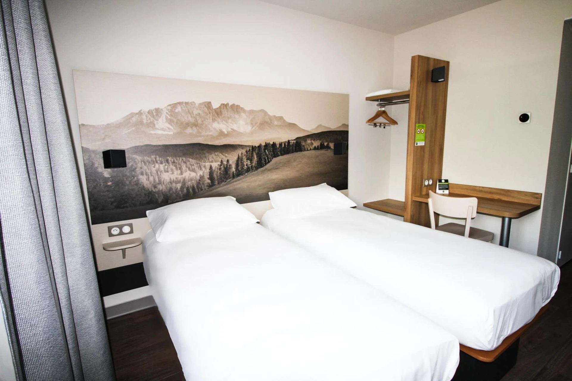 Ambiance de travail pour séminaire d'entreprise à B&B HOTEL Aix-les-Bains - Grésy-sur-Aix
