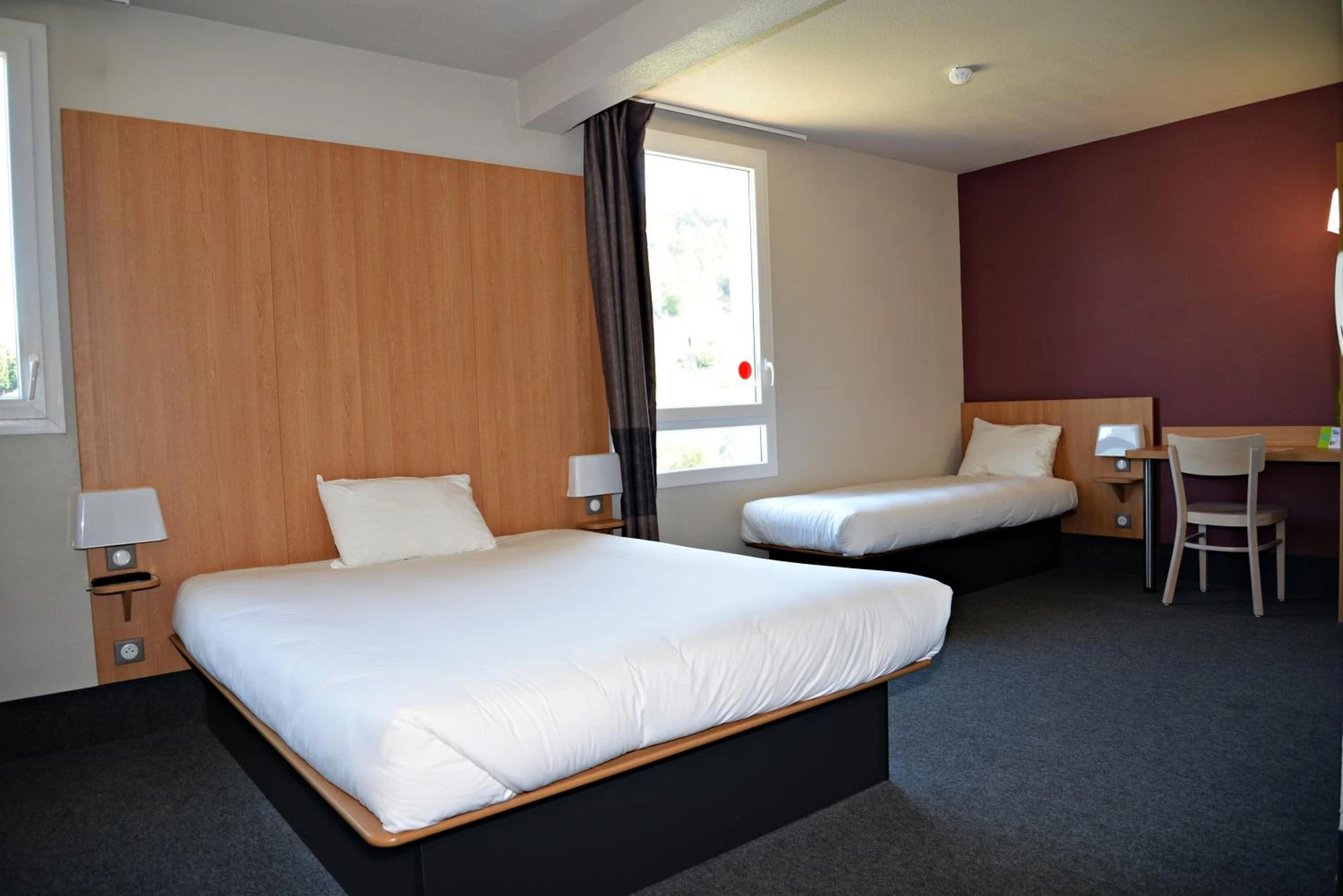 Magnifique chambre pour un séminaire d'entreprise à B&B HOTEL Alès - Pôle Mécanique - Perpignan