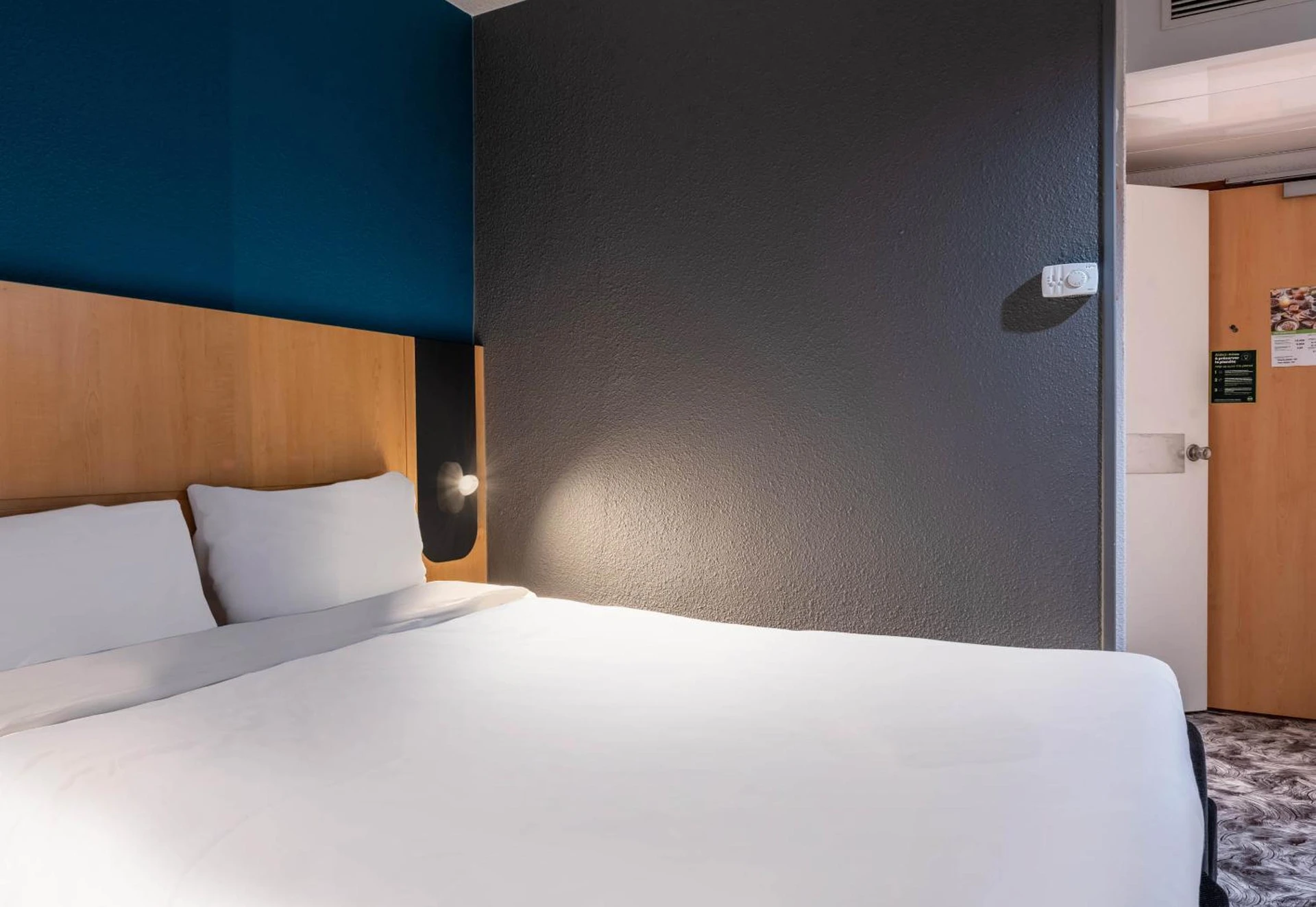 Chambre disponible pour un séminaire d'entreprise à B&B HOTEL Amiens Centre Cathédrale - Amiens