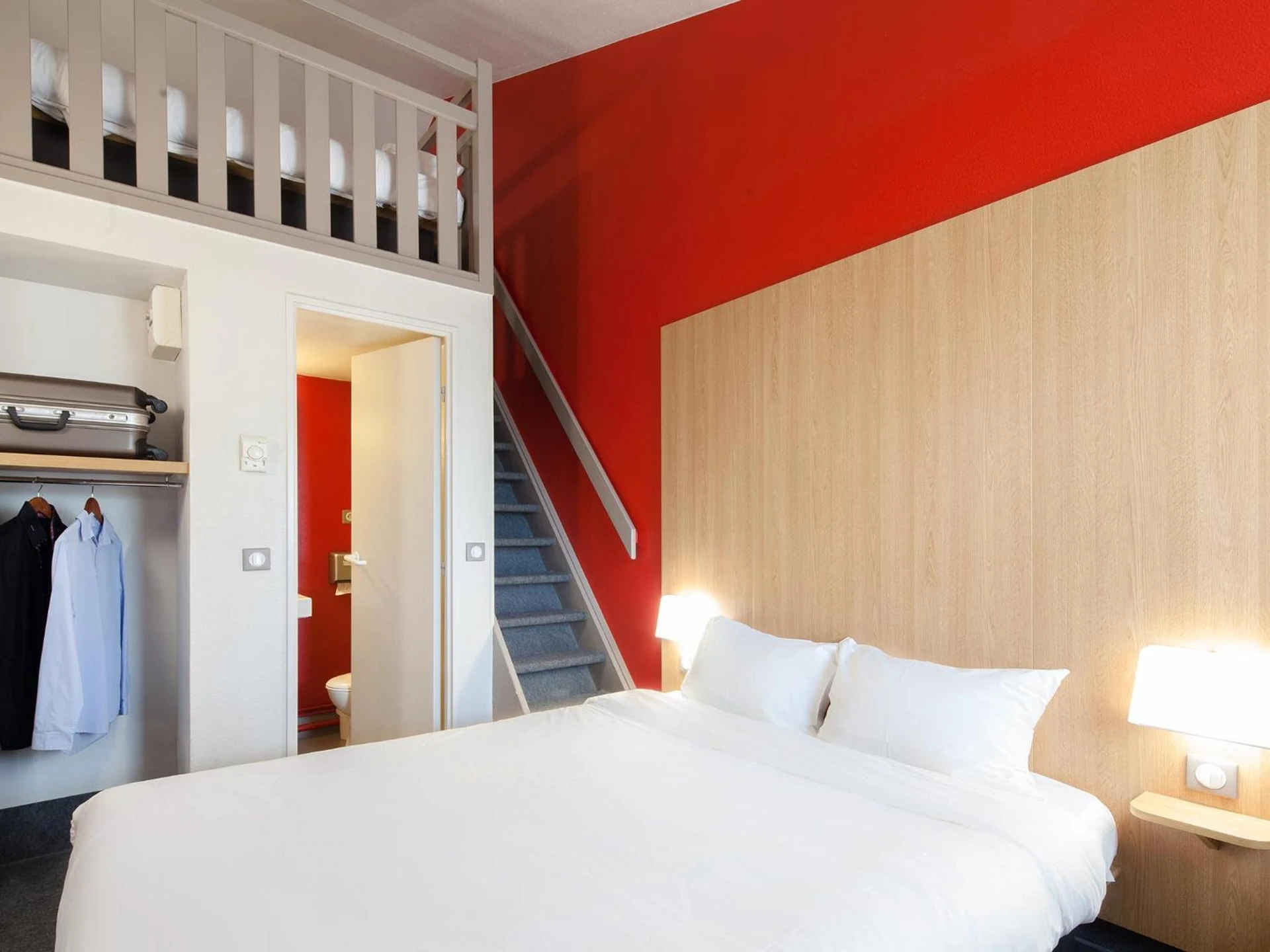 Chambre disponible pour un séminaire d'entreprise à B&B HOTEL Amiens - Saint-Denis