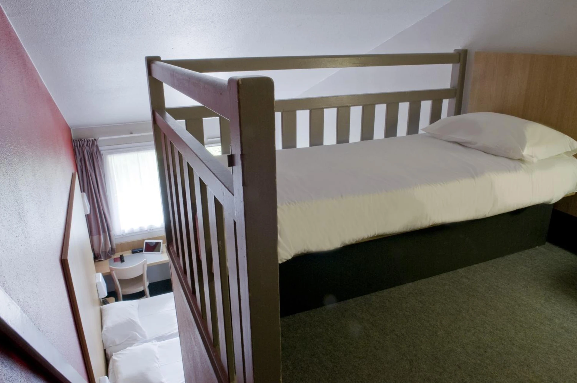 Chambre disponible pour un séminaire d'entreprise à B&B HOTEL Amiens - Saint-Denis