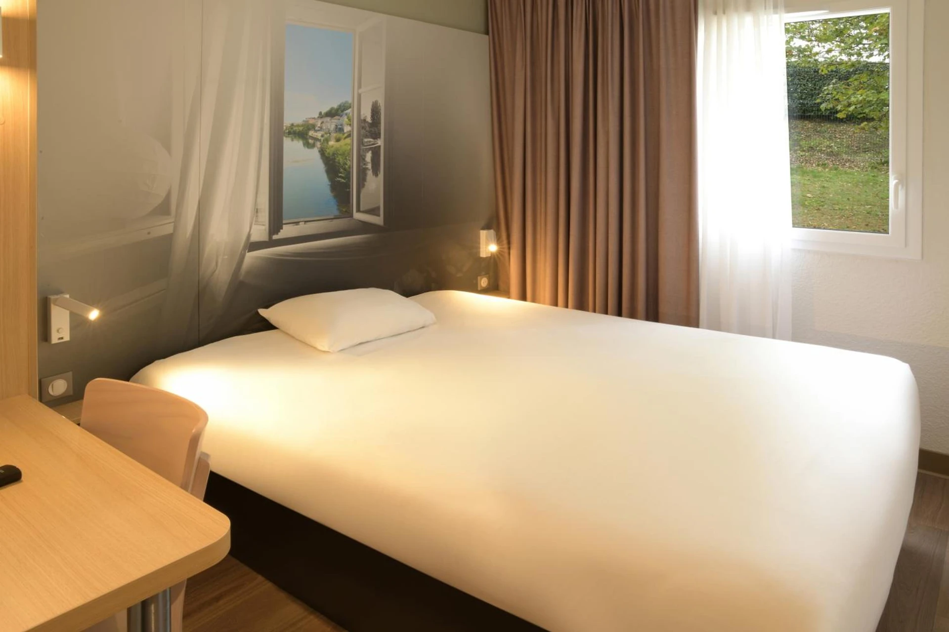 Ambiance de travail pour séminaire d'entreprise à B&B HOTEL Angoulême - Le Gond-Pontouvre