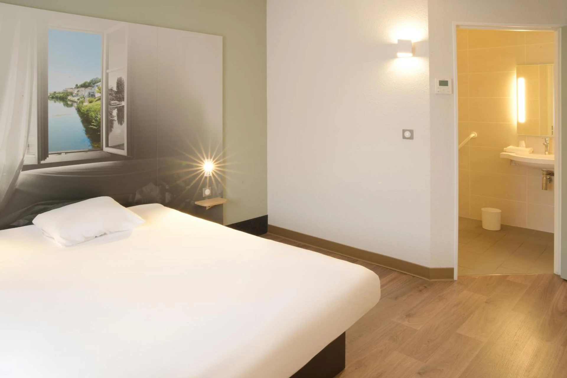 Lieu convivial pour un séminaire d'entreprise à B&B HOTEL Angoulême - Le Gond-Pontouvre - En savoir plus 