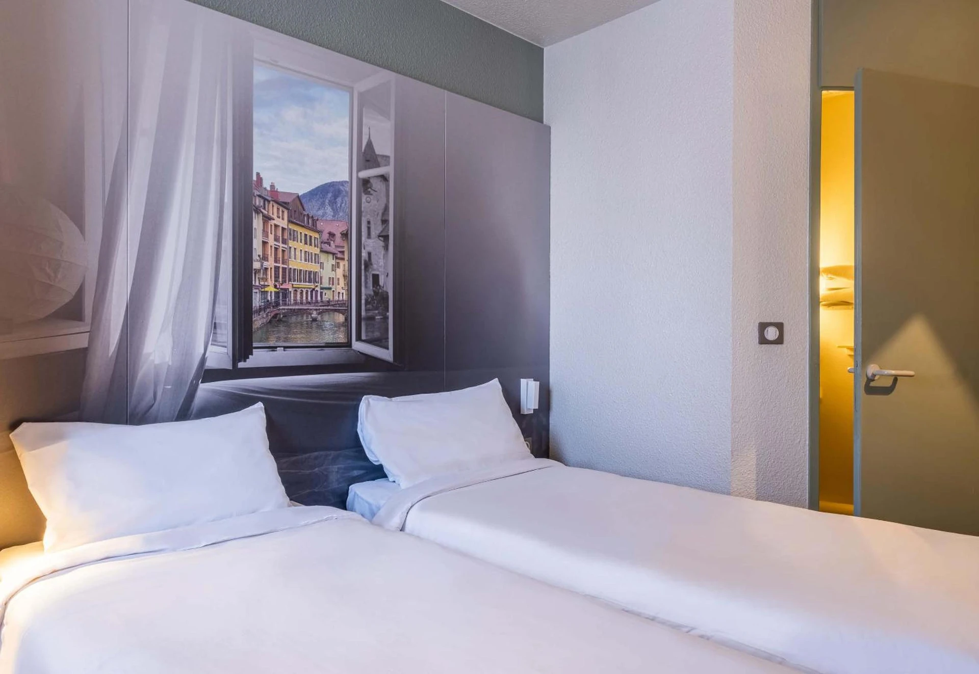 Chambre disponible pour un séminaire d'entreprise à B&B HOTEL Annecy Argonay - Argonay