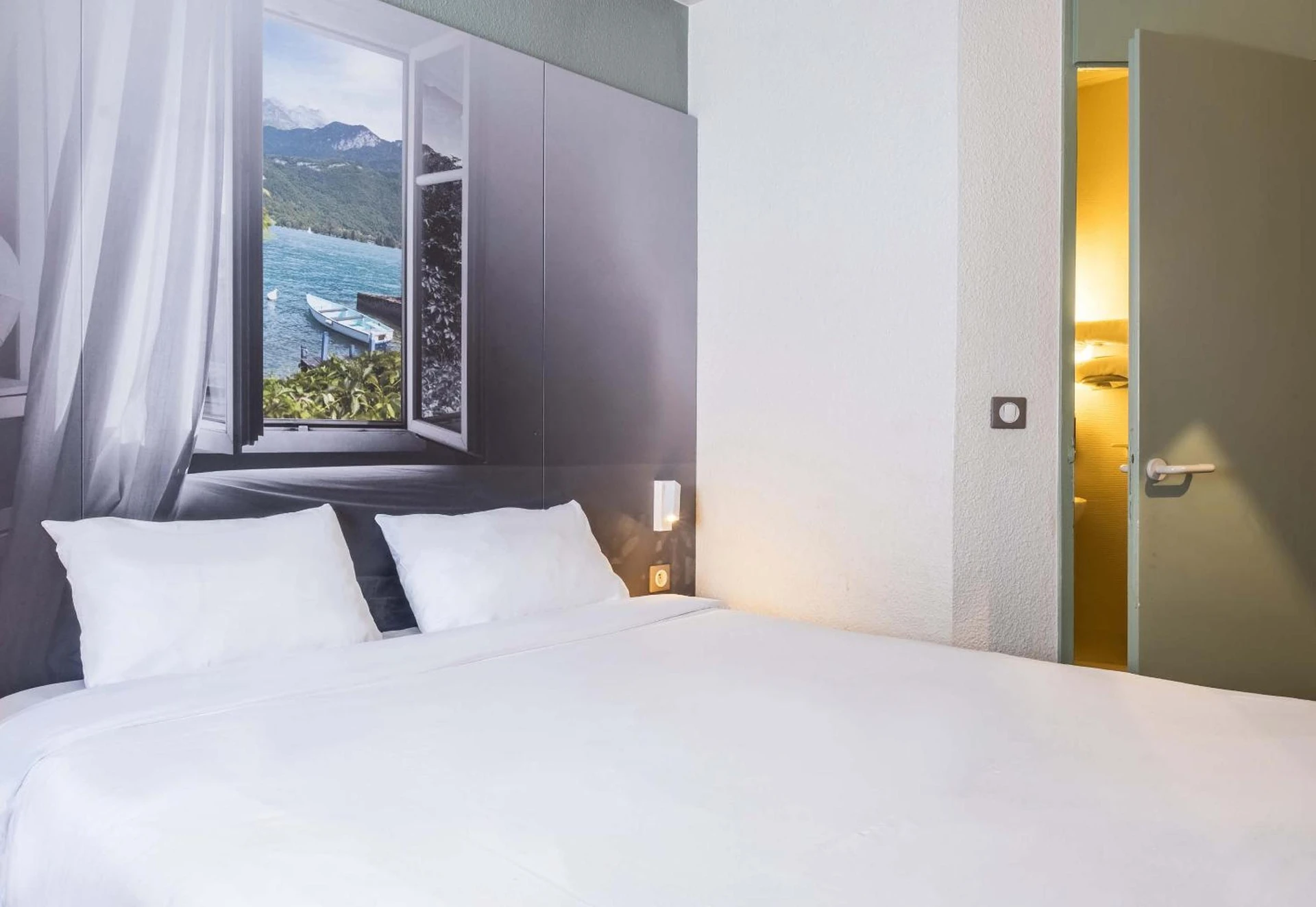 Chambre disponible pour un séminaire d'entreprise à B&B HOTEL Annecy Argonay - Argonay