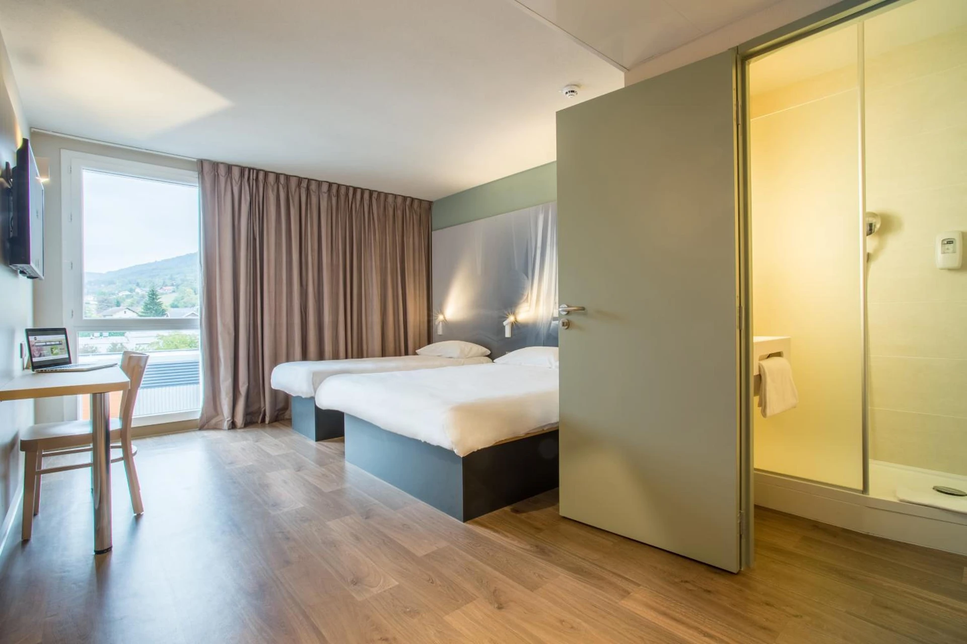 Chambre disponible pour un séminaire d'entreprise à B&B HOTEL ANNEMASSE Saint-Cergues - Cholet