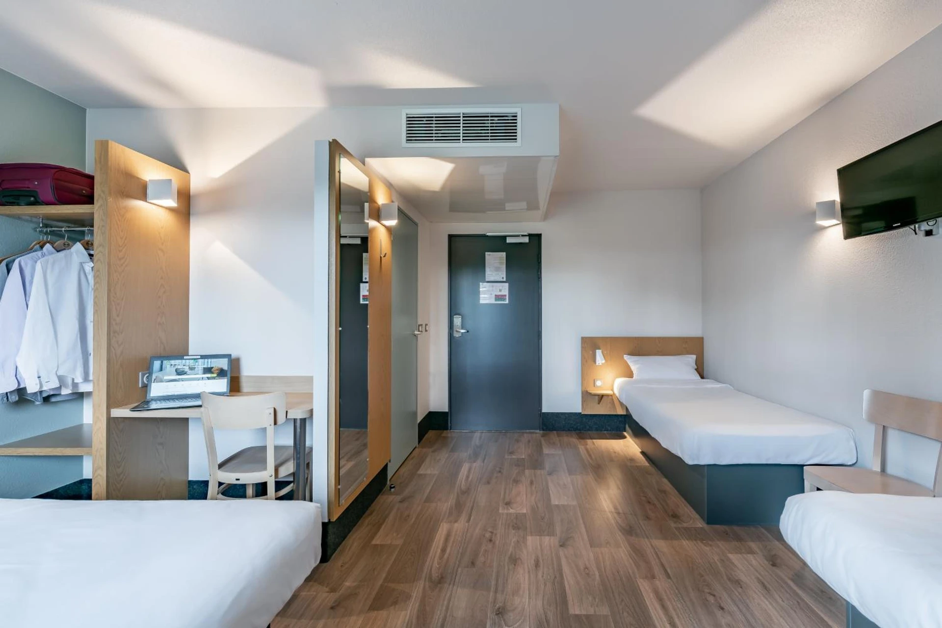 Chambre disponible pour un séminaire d'entreprise à B&B HOTEL Arcachon Gujan-Mestras - Château-Thierry