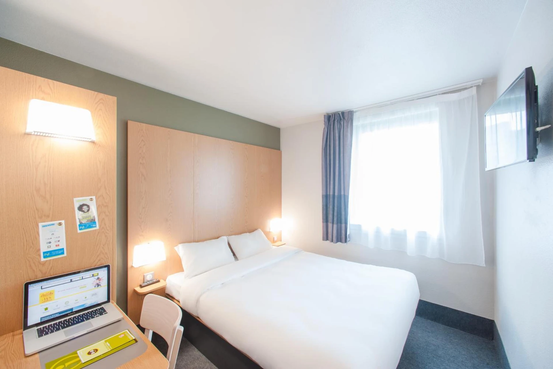 Chambre disponible pour un séminaire d'entreprise à B&B HOTEL Aubenas - Saint-Didier-sous-Aubenas