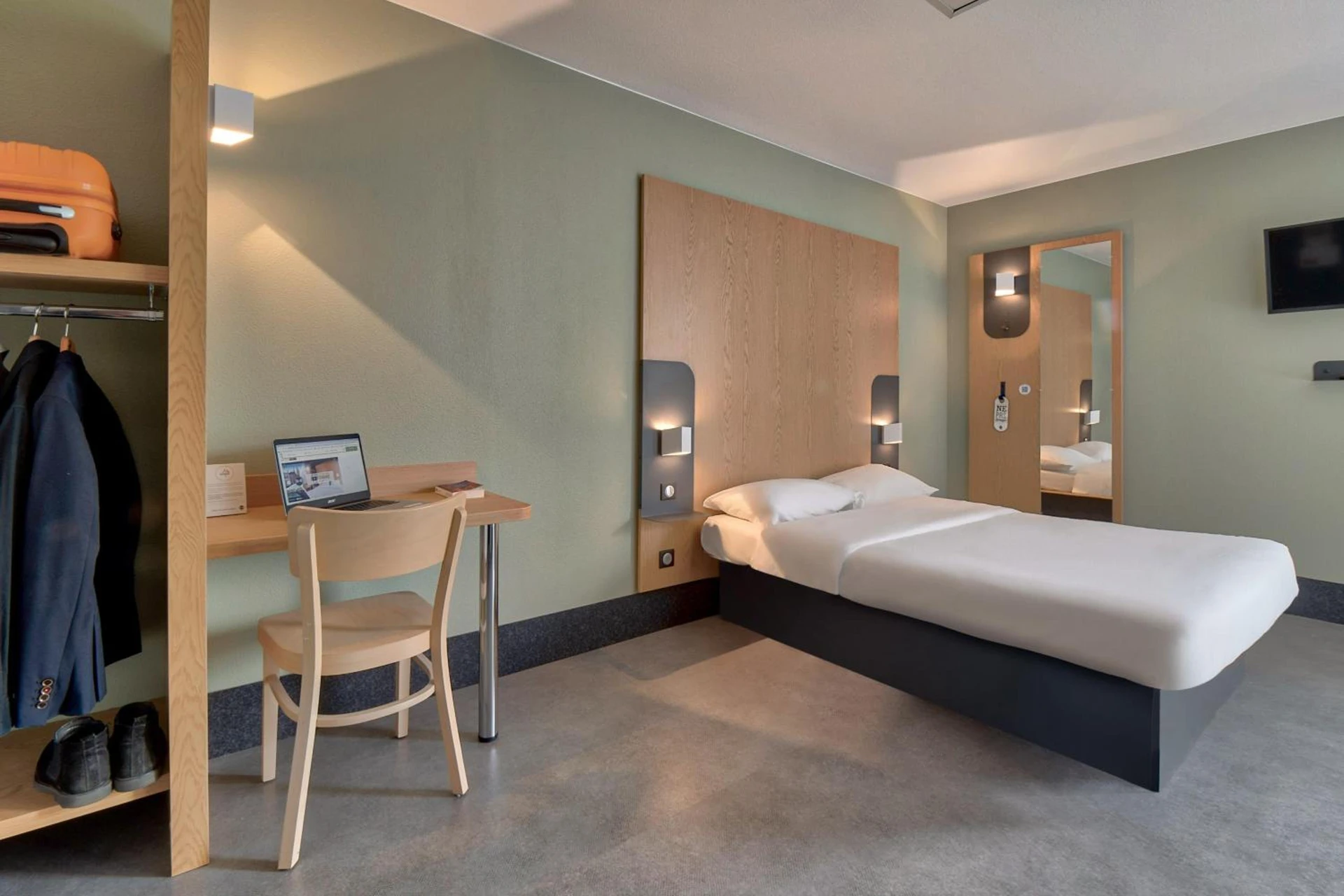 Chambre disponible pour un séminaire d'entreprise à B&B HOTEL Bayonne Tarnos - Issoire