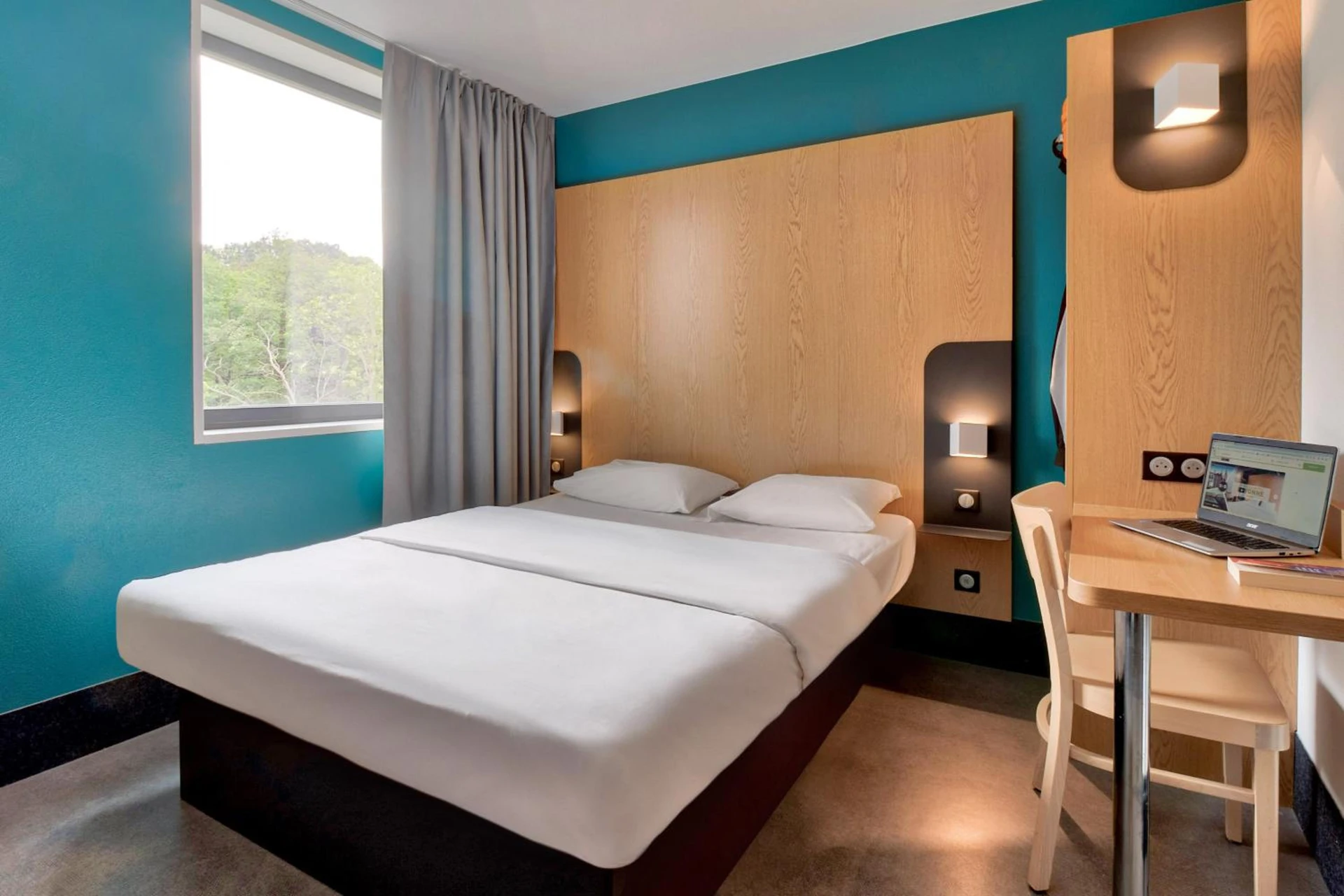 Chambre disponible pour un séminaire d'entreprise à B&B HOTEL Bayonne Tarnos - Issoire