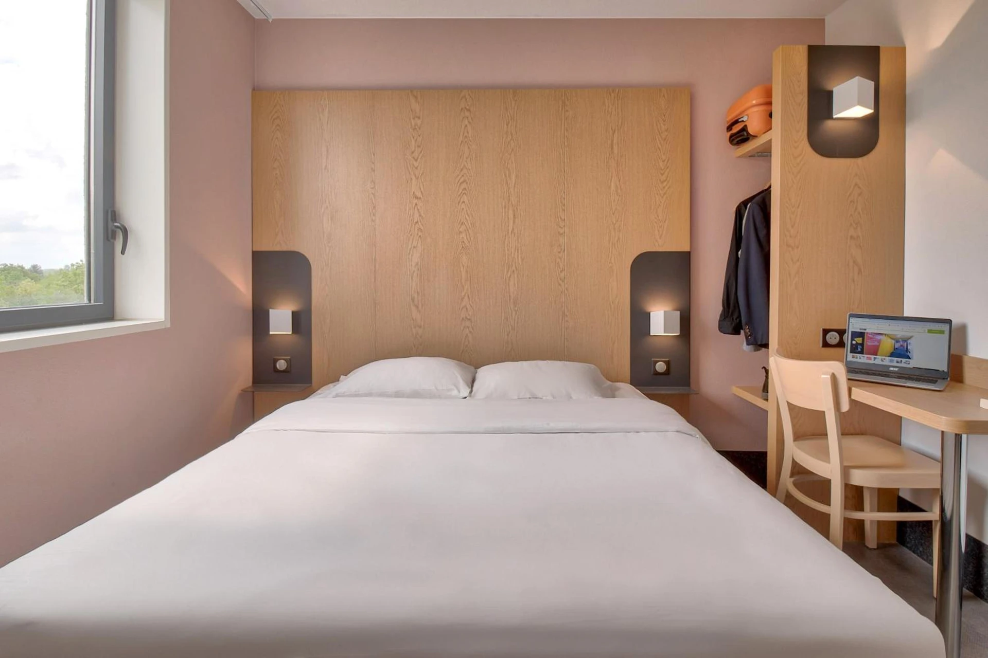 Magnifique chambre pour un séminaire d'entreprise à B&B HOTEL Bayonne Tarnos - Issoire