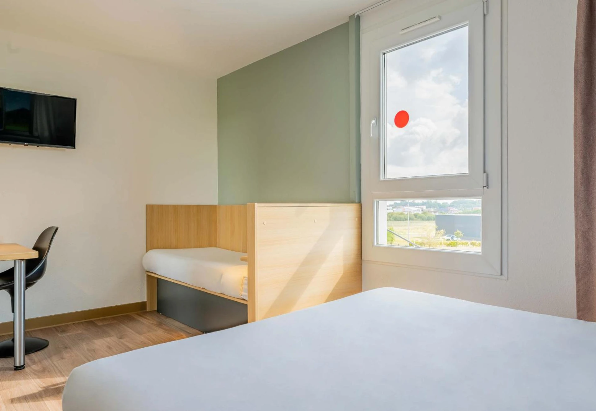 Chambre disponible pour un séminaire d'entreprise à B&B HOTEL Béthune Bruay-la-Buissière - Orgeval