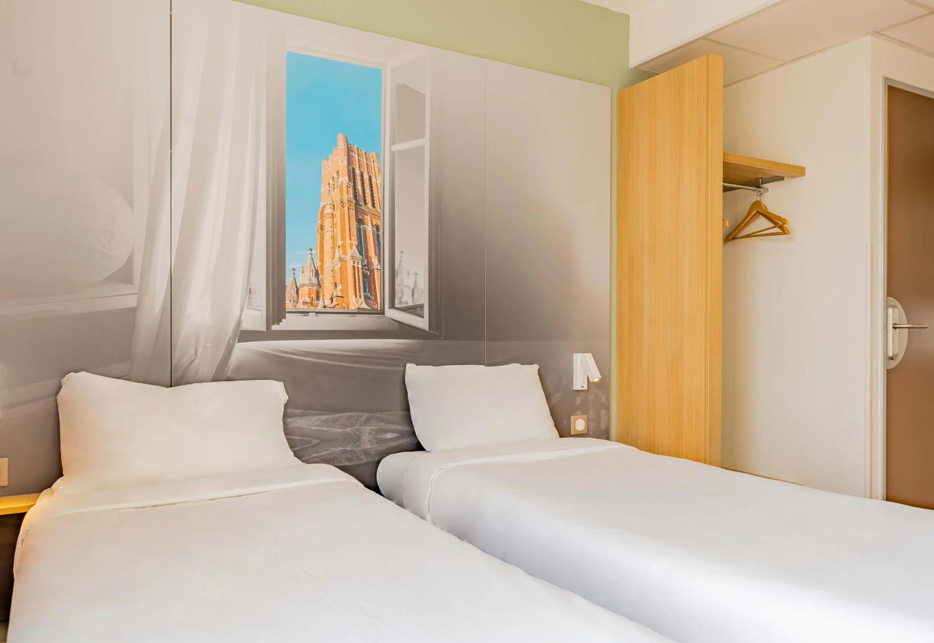 Magnifique chambre pour un séminaire d'entreprise à B&B HOTEL Béthune Bruay-la-Buissière - Orgeval