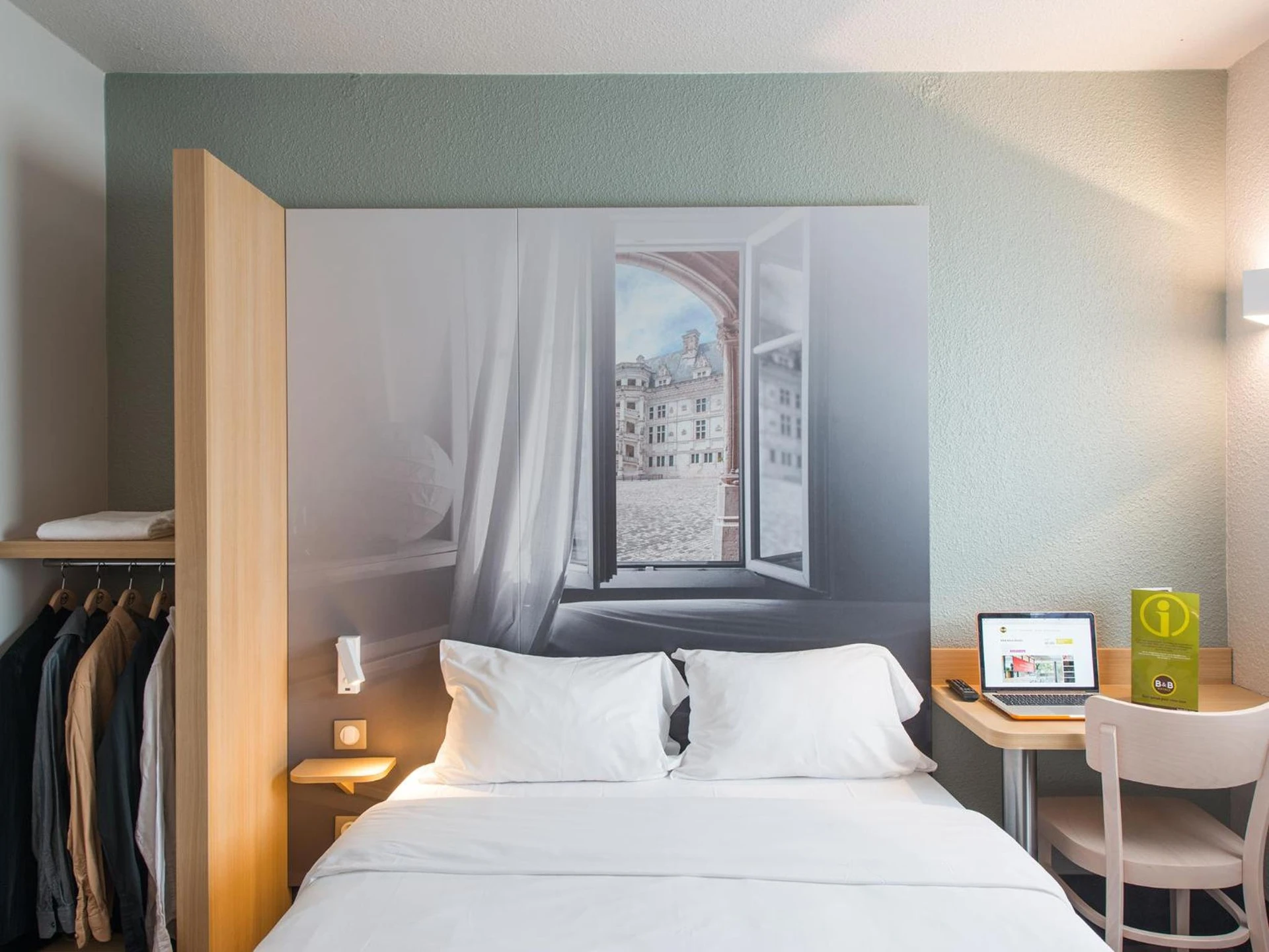 Chambre disponible pour un séminaire d'entreprise à B&B HOTEL Blois Sud Vineuil - Rennes