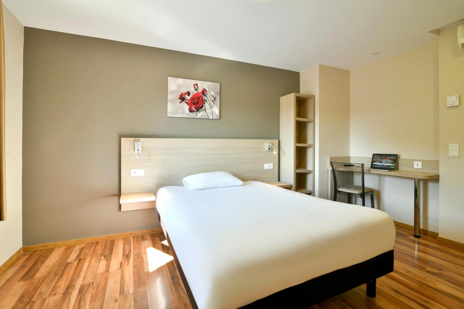 Chambre à B&B HOTEL Bollène - Organiser un séminaire d'entreprise à Magny-les-Hameaux