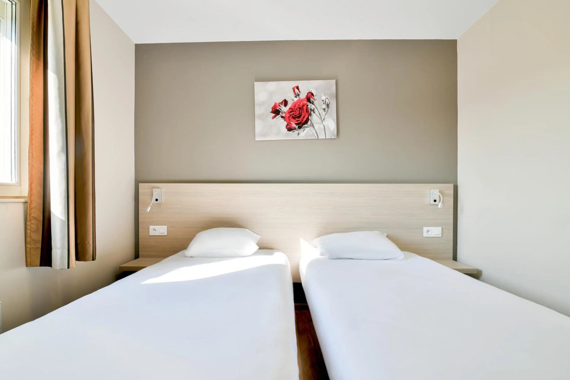Chambre disponible pour un séminaire d'entreprise à B&B HOTEL Bollène - Magny-les-Hameaux