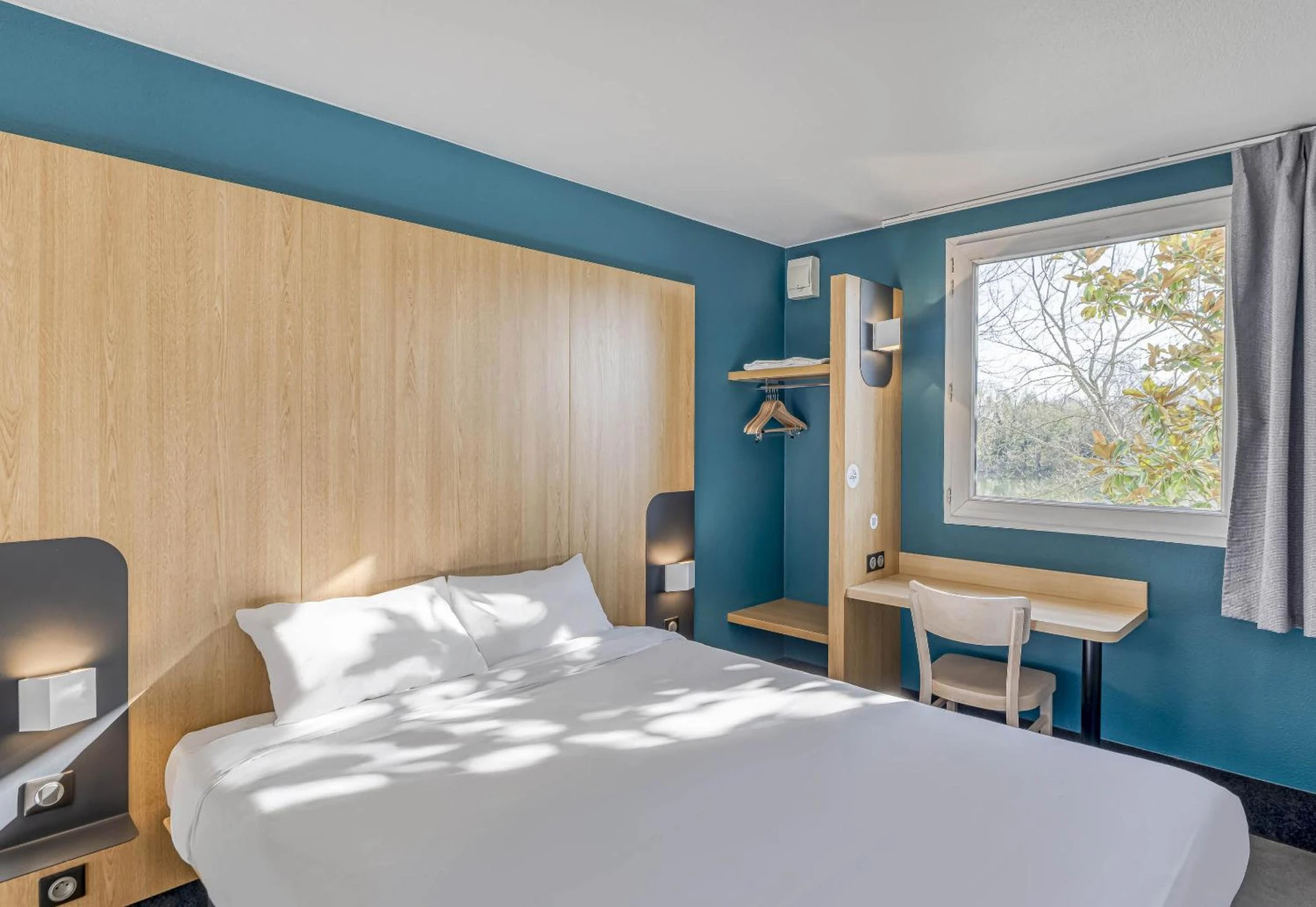 Chambre disponible pour un séminaire d'entreprise à B&B HOTEL Bordeaux Lac sur Bruges - Saint-Étienne