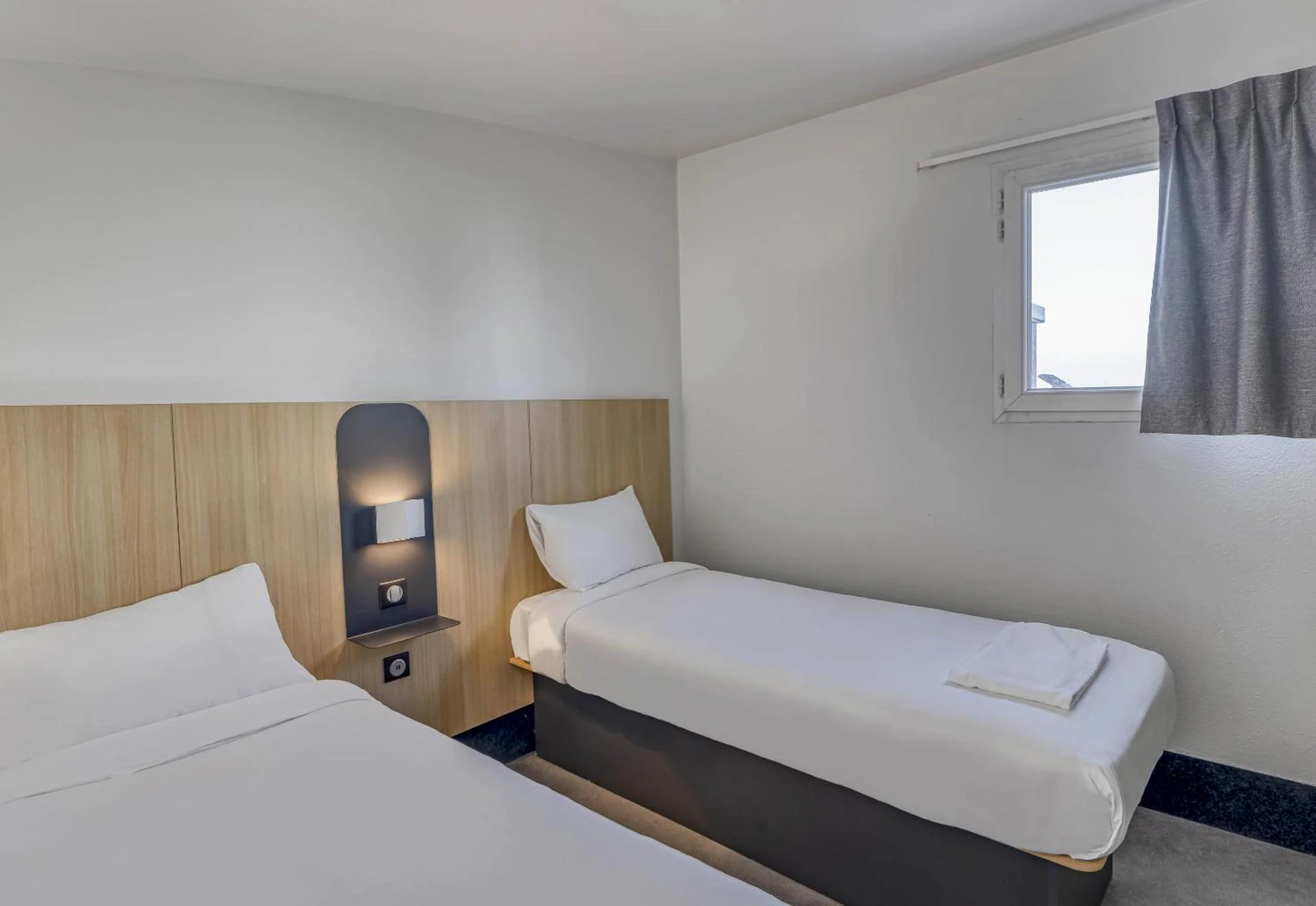 Chambre disponible pour un séminaire d'entreprise à B&B HOTEL Bordeaux Lac sur Bruges - Saint-Étienne