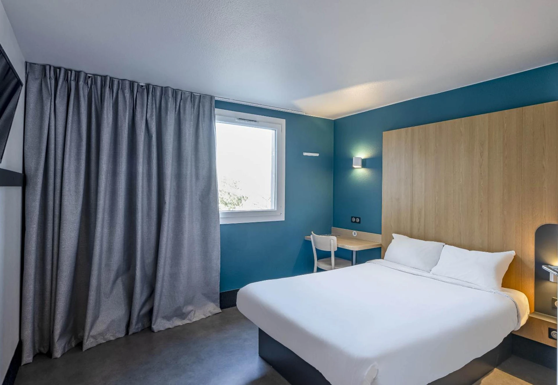 Chambre disponible pour un séminaire d'entreprise à B&B HOTEL Bordeaux Lac sur Bruges - Saint-Étienne