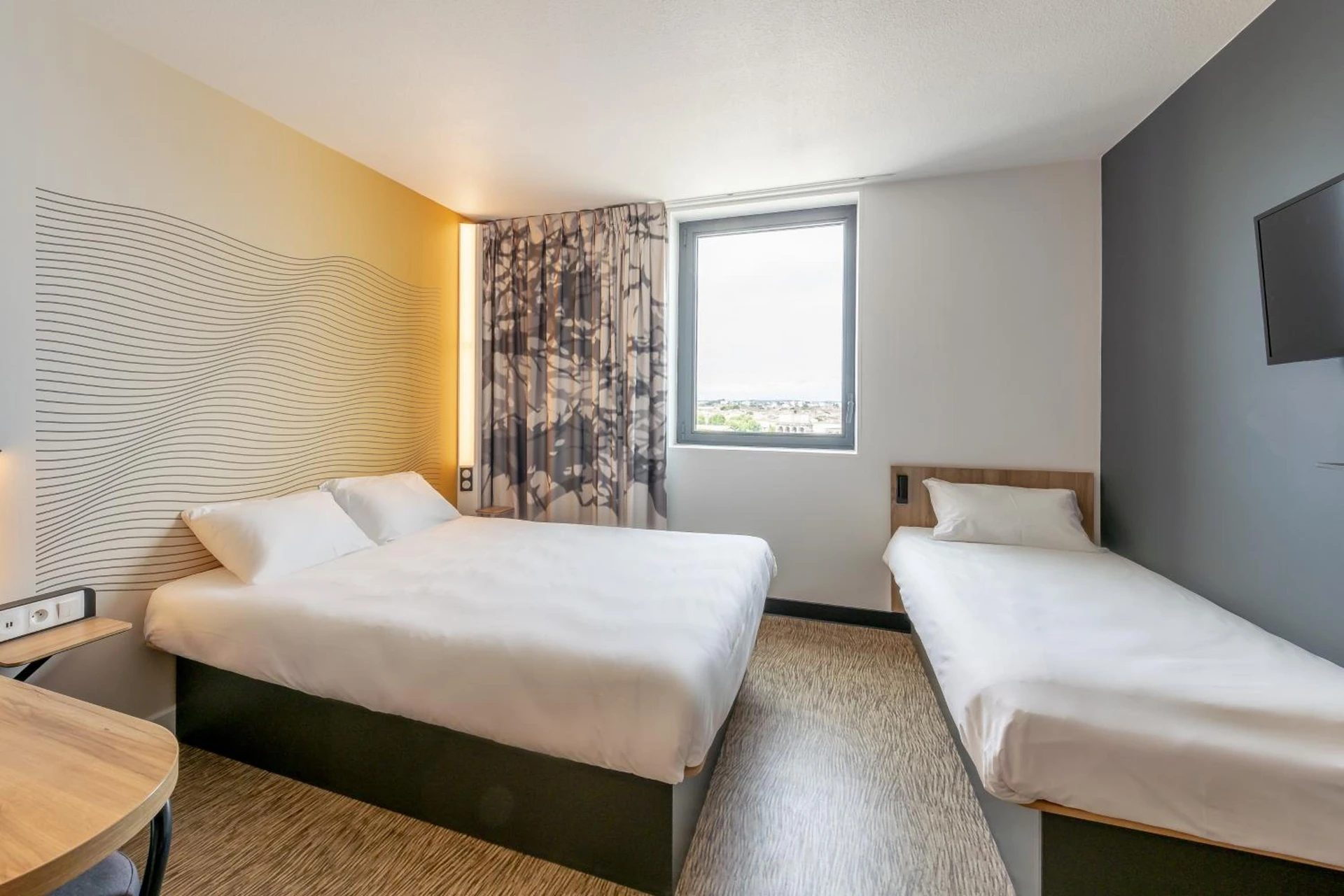 Chambre disponible pour un séminaire d'entreprise à B&B HOTEL Bordeaux Centre Gare Saint-Jean - Saint-Brieuc