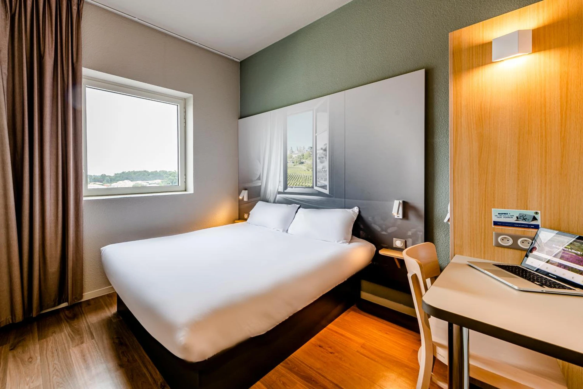 Chambre disponible pour un séminaire d'entreprise à B&B HOTEL Bordeaux Est 3 étoiles - Deauville