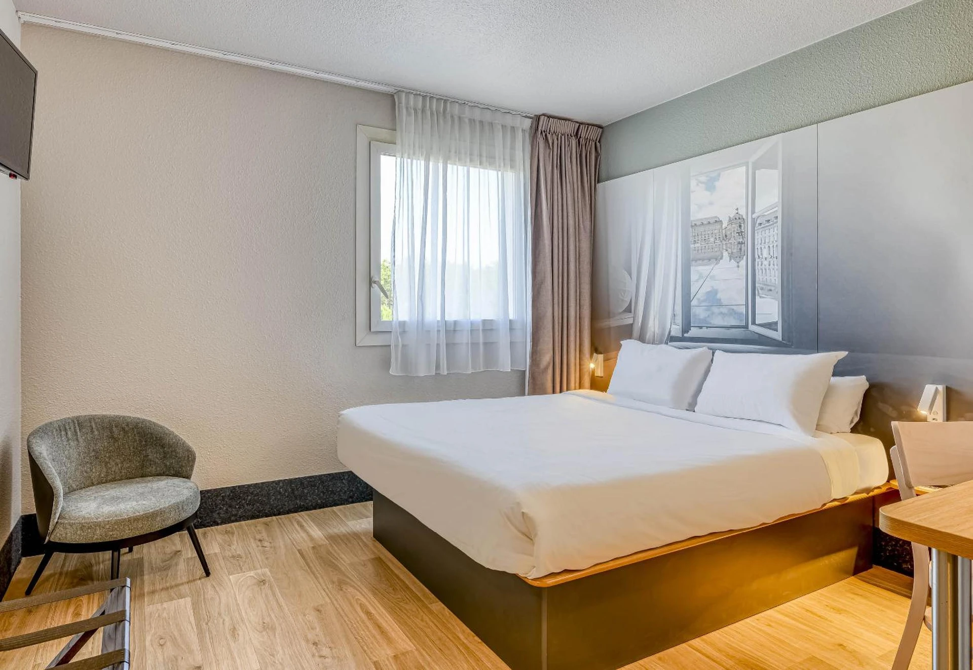 Chambre disponible pour un séminaire d'entreprise à B&B HOTEL Bordeaux Sud Mios 3 étoiles - Saint-Witz