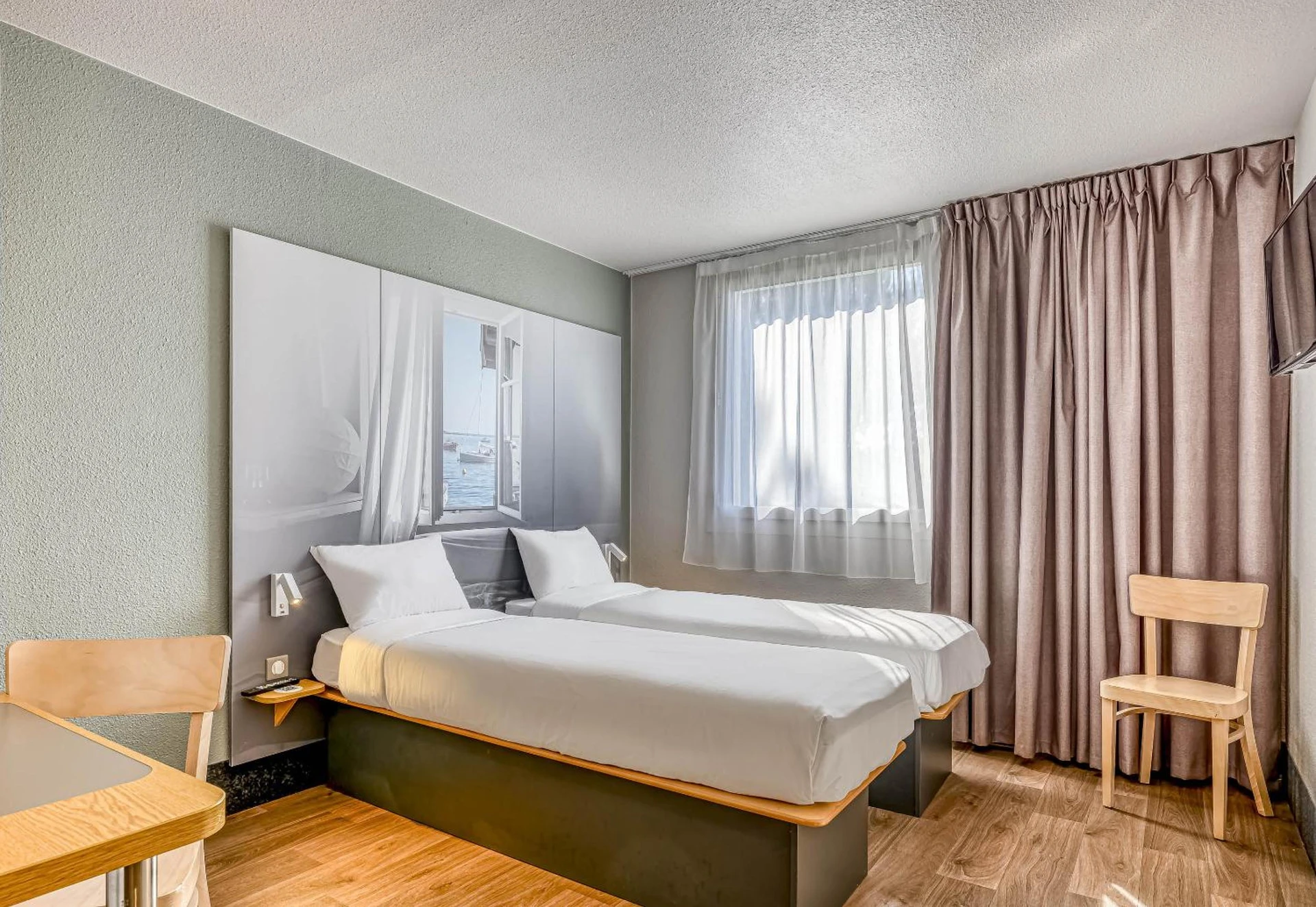 Chambre disponible pour un séminaire d'entreprise à B&B HOTEL Bordeaux Sud Mios 3 étoiles - Saint-Witz