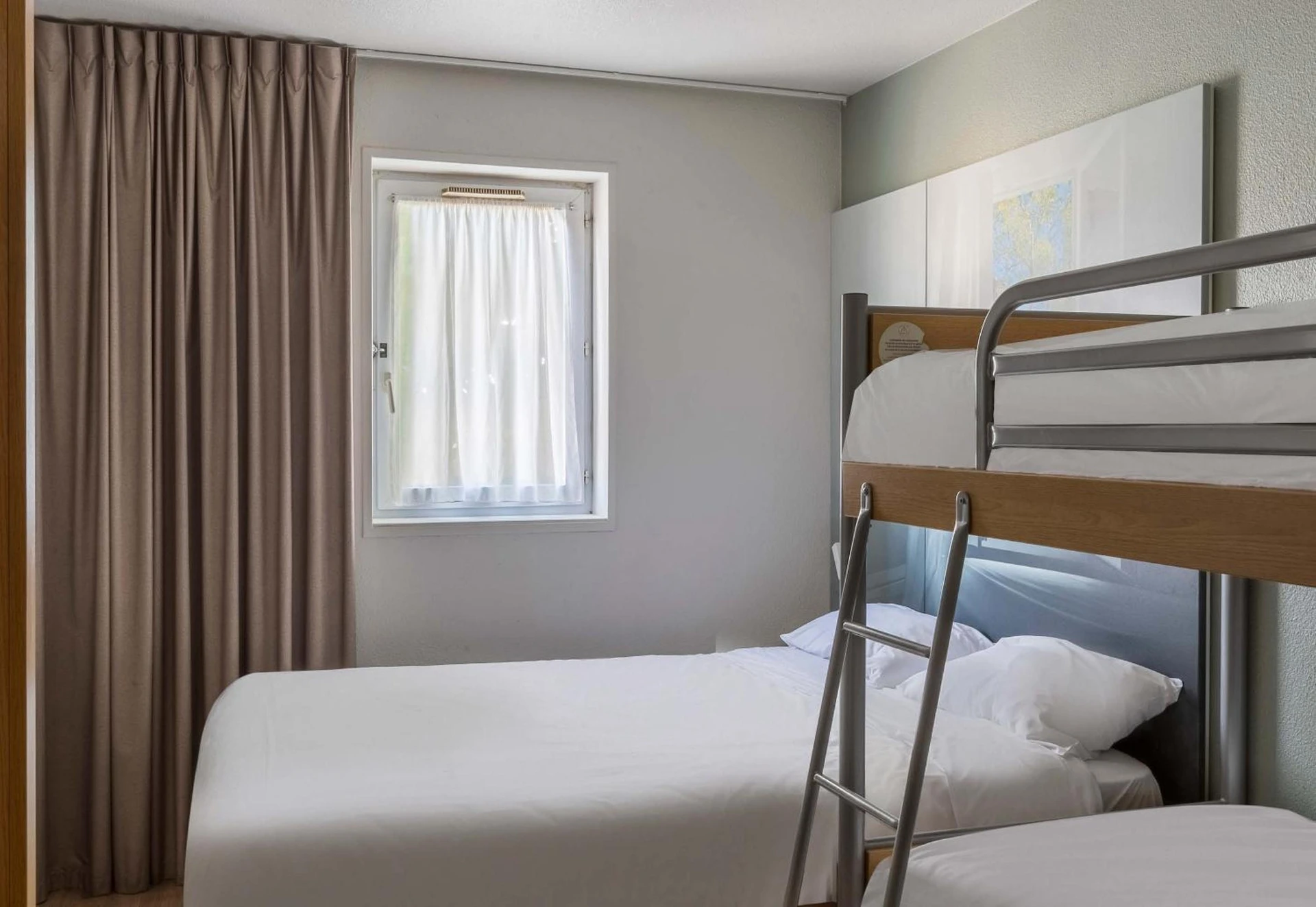 Chambre disponible pour un séminaire d'entreprise à B&B HOTEL Bourges 1 - Anglet