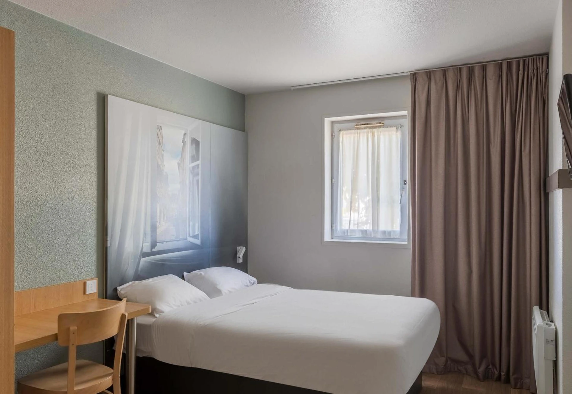 Chambre disponible pour un séminaire d'entreprise à B&B HOTEL Bourges 1 - Anglet